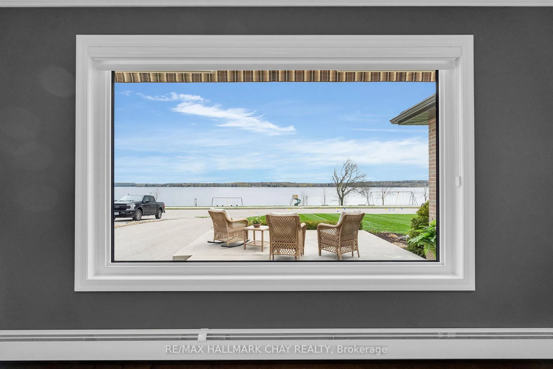 Photo 9 of 68 Kempenfelt Drive, Barrie, North Shore — HOMEH
