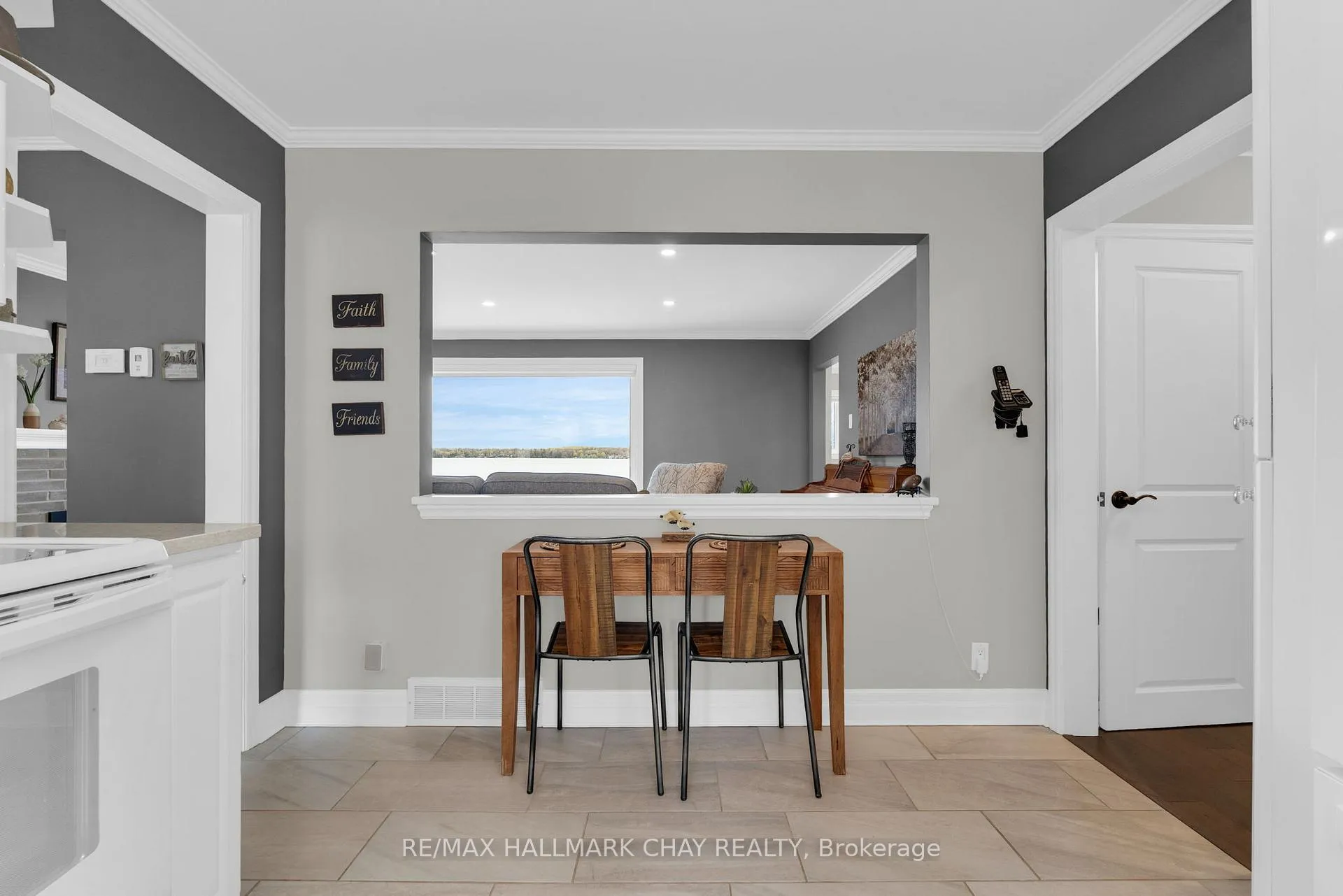Photo 15 of 68 Kempenfelt Drive, Barrie, North Shore — HOMEH