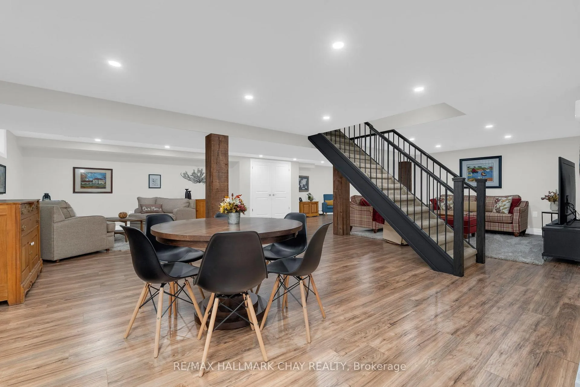Photo 23 of 68 Kempenfelt Drive, Barrie, North Shore — HOMEH