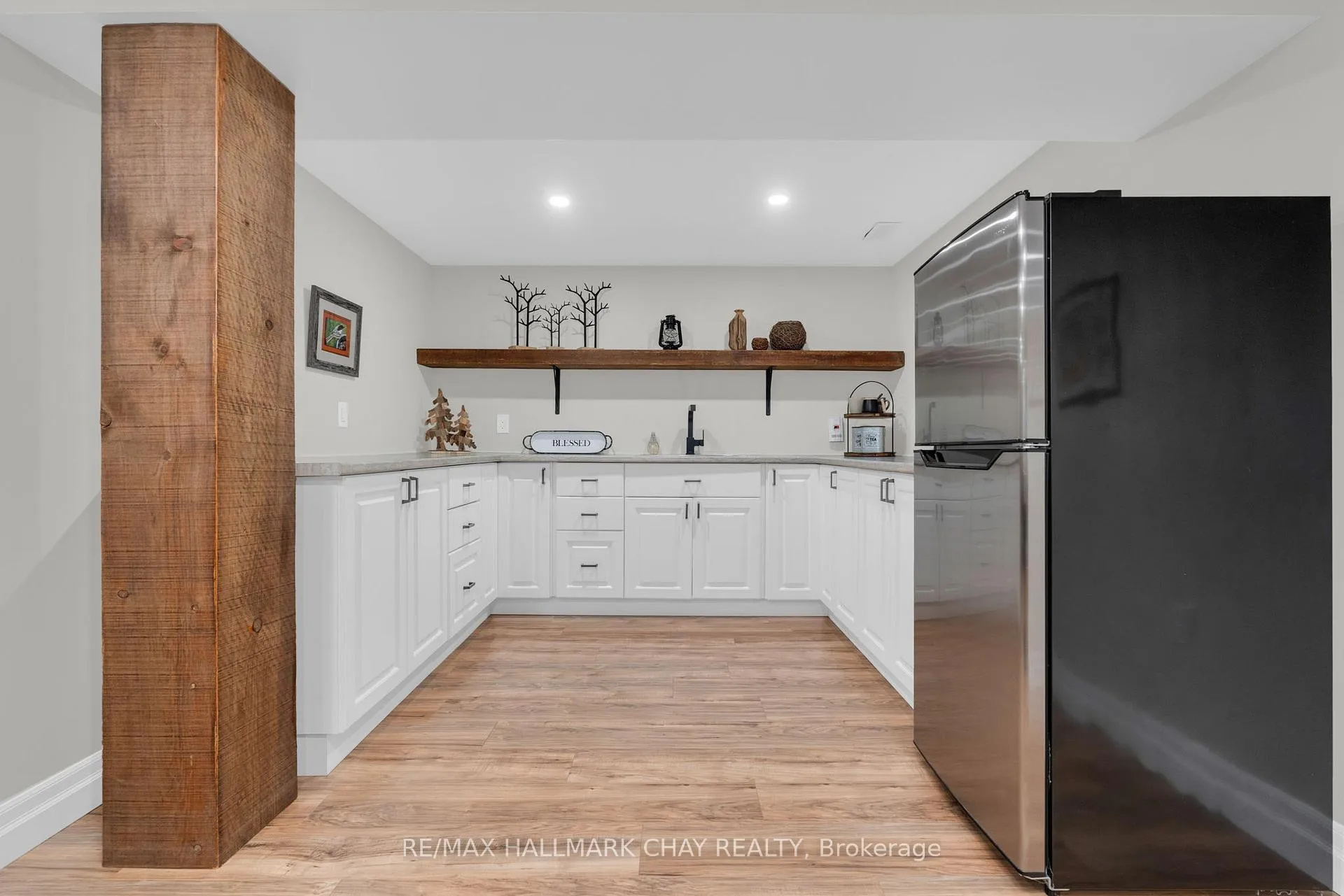 Photo 25 of 68 Kempenfelt Drive, Barrie, North Shore — HOMEH