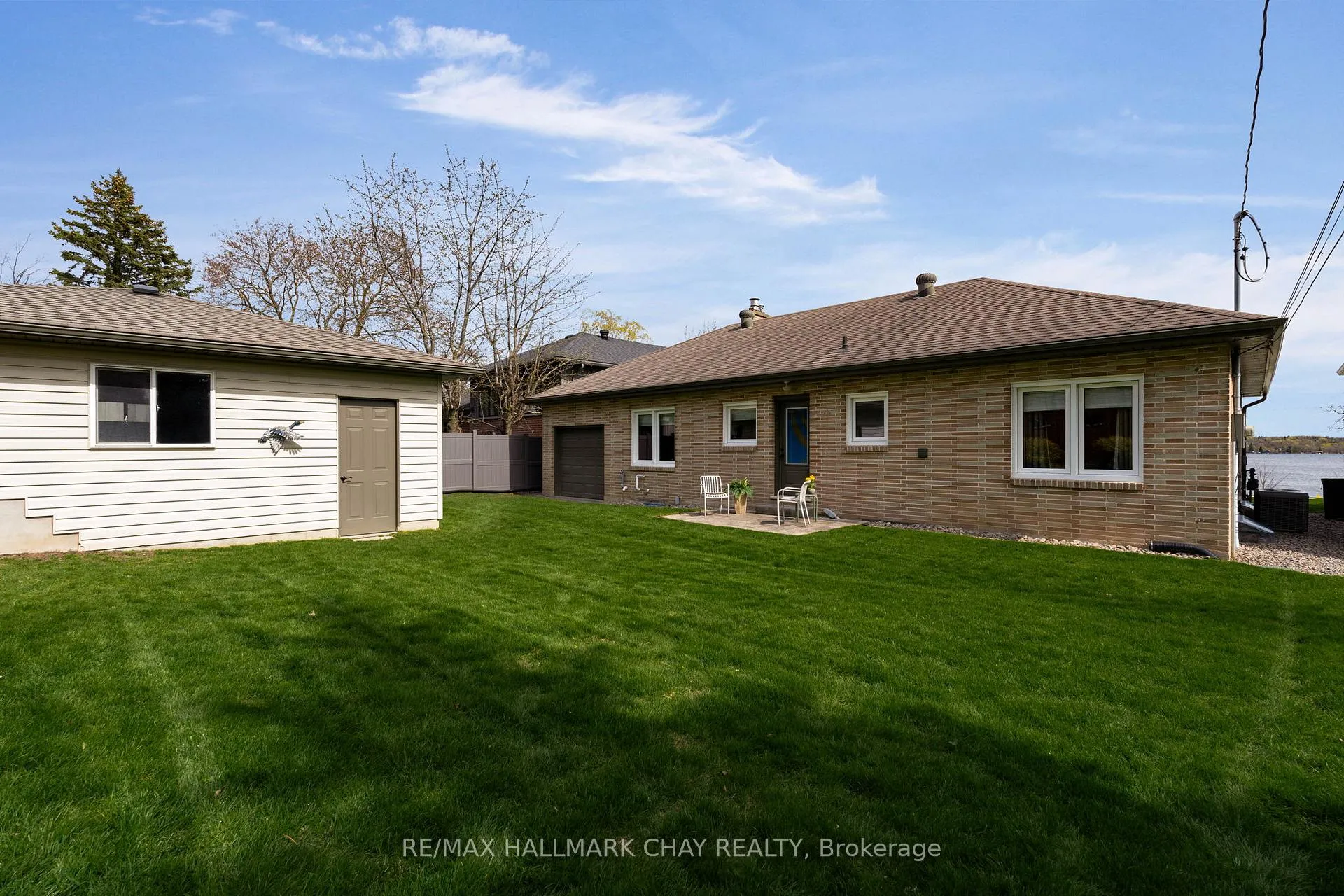 Photo 32 of 68 Kempenfelt Drive, Barrie, North Shore — HOMEH