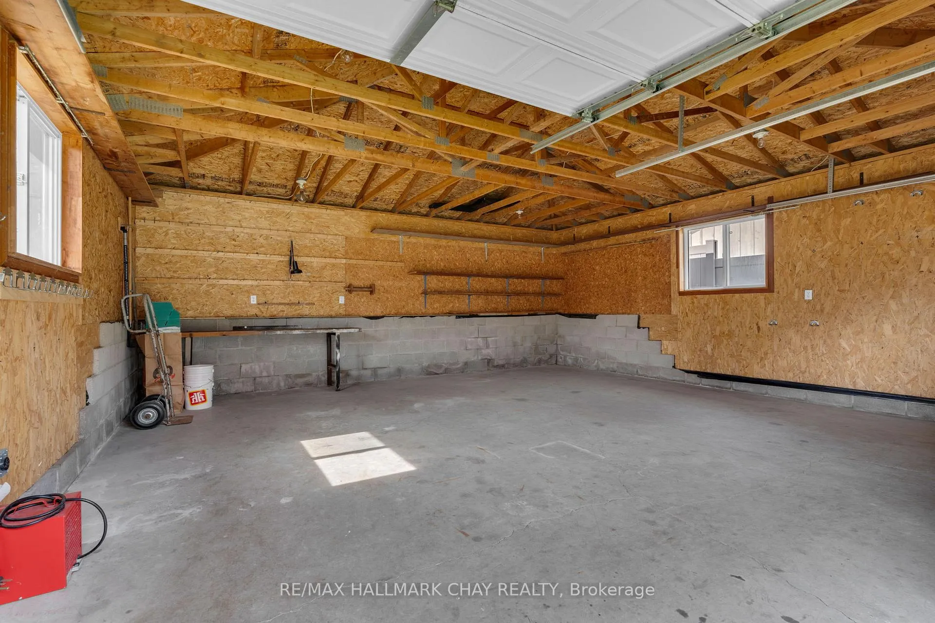 Photo 36 of 68 Kempenfelt Drive, Barrie, North Shore — HOMEH