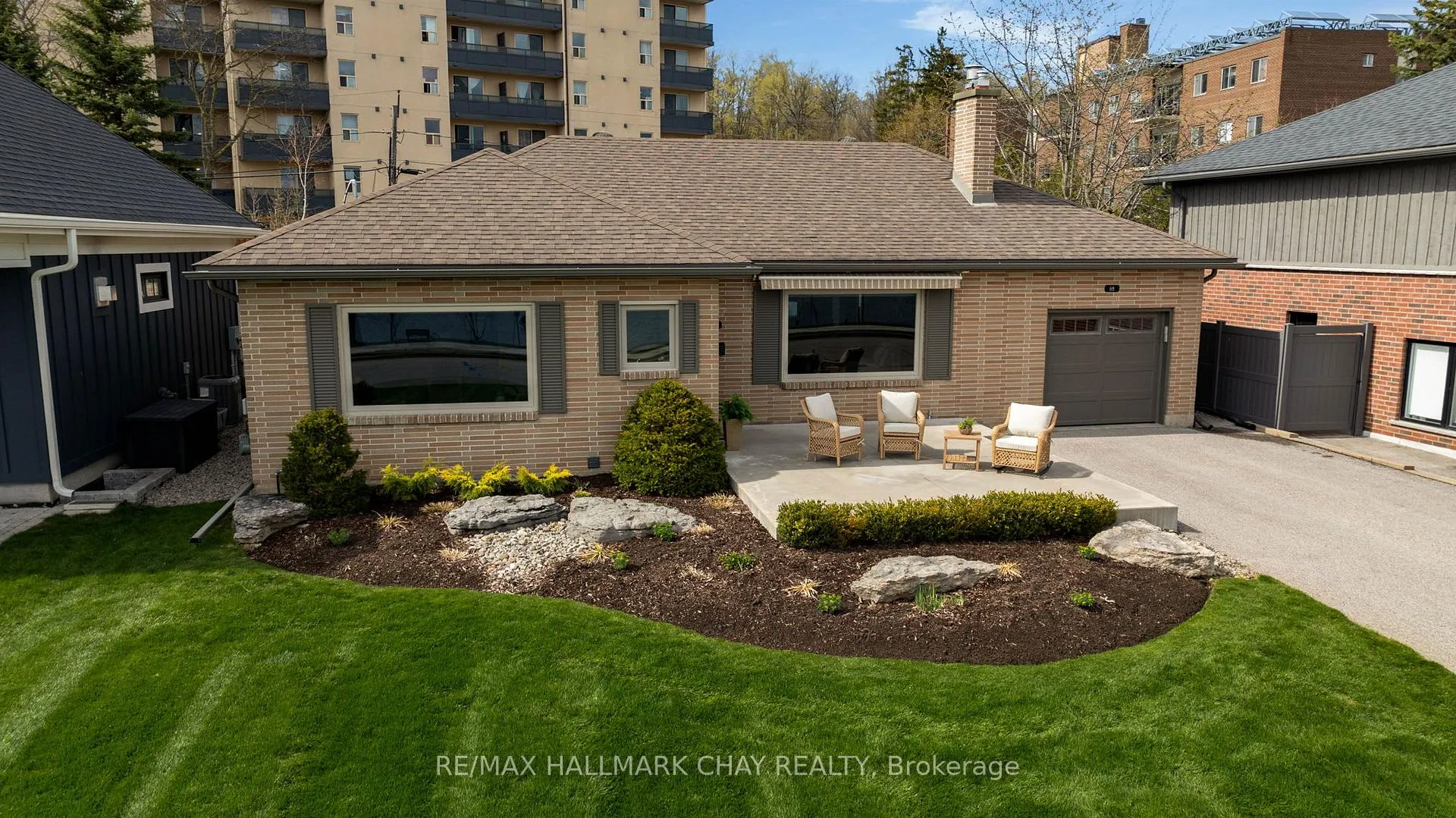 Photo 38 of 68 Kempenfelt Drive, Barrie, North Shore — HOMEH