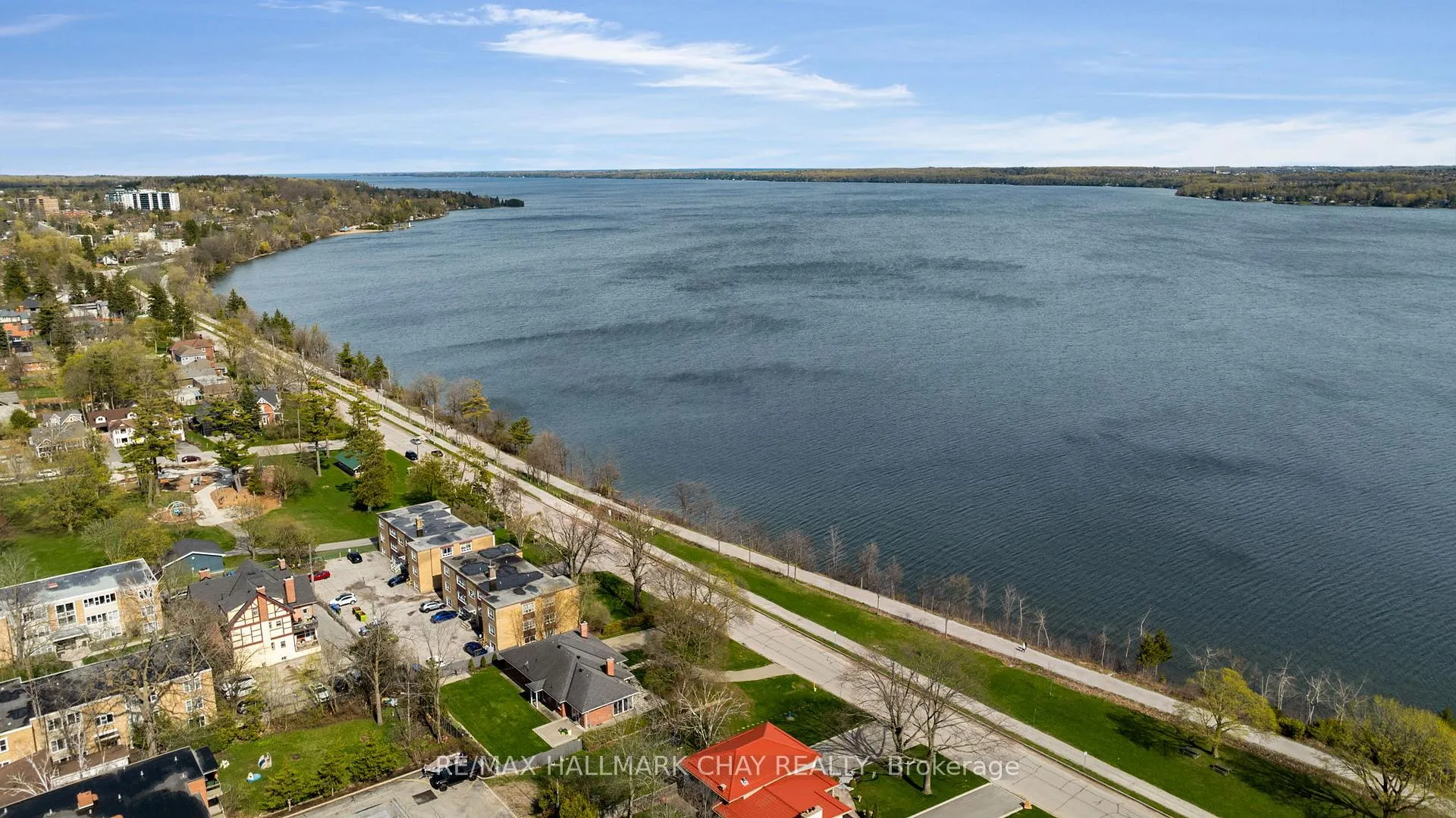 Photo 43 of 68 Kempenfelt Drive, Barrie, North Shore — HOMEH