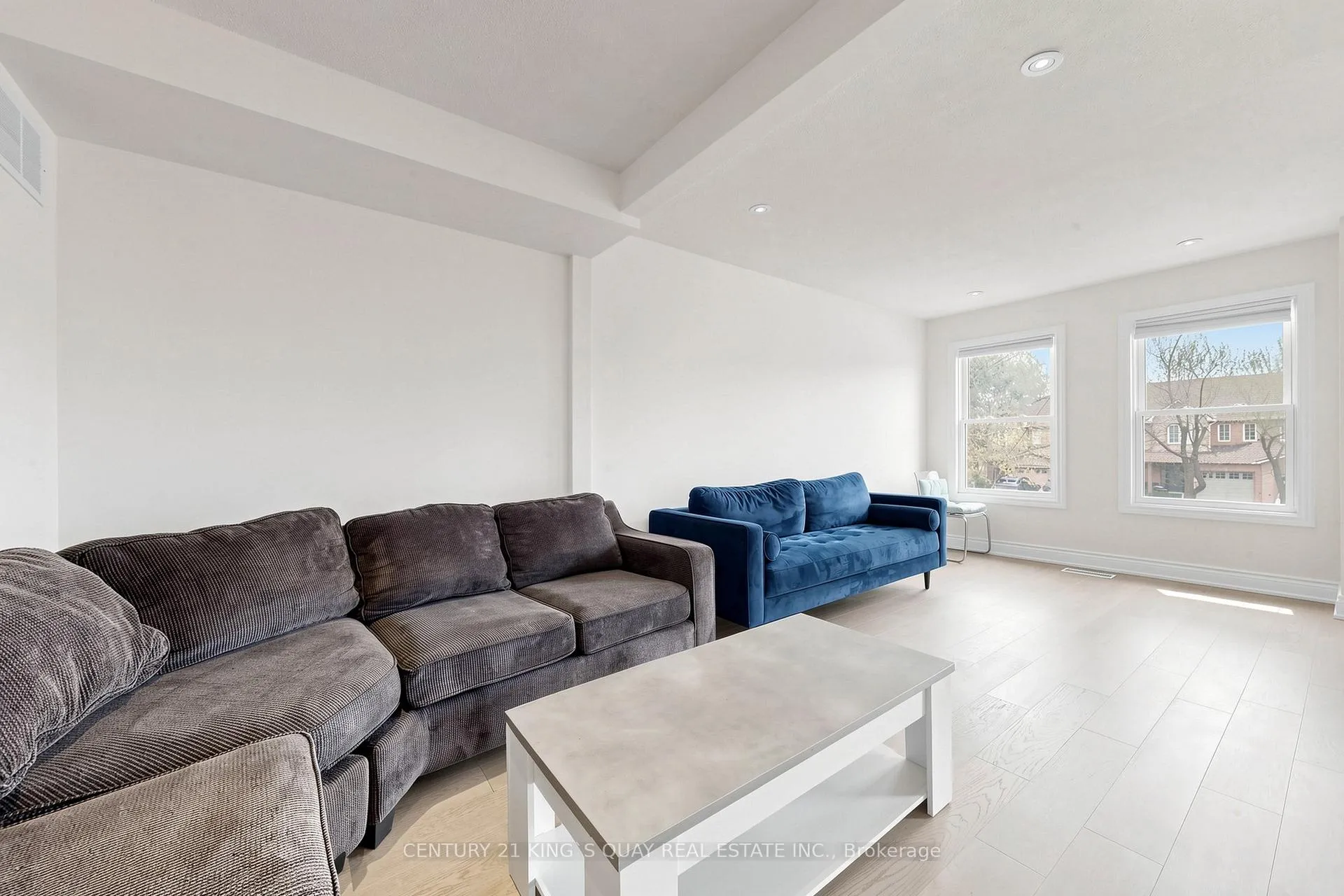 Photo 2 of Unit 3, 1380 Hampton Street, Oakville, Falgarwood — HOMEH
