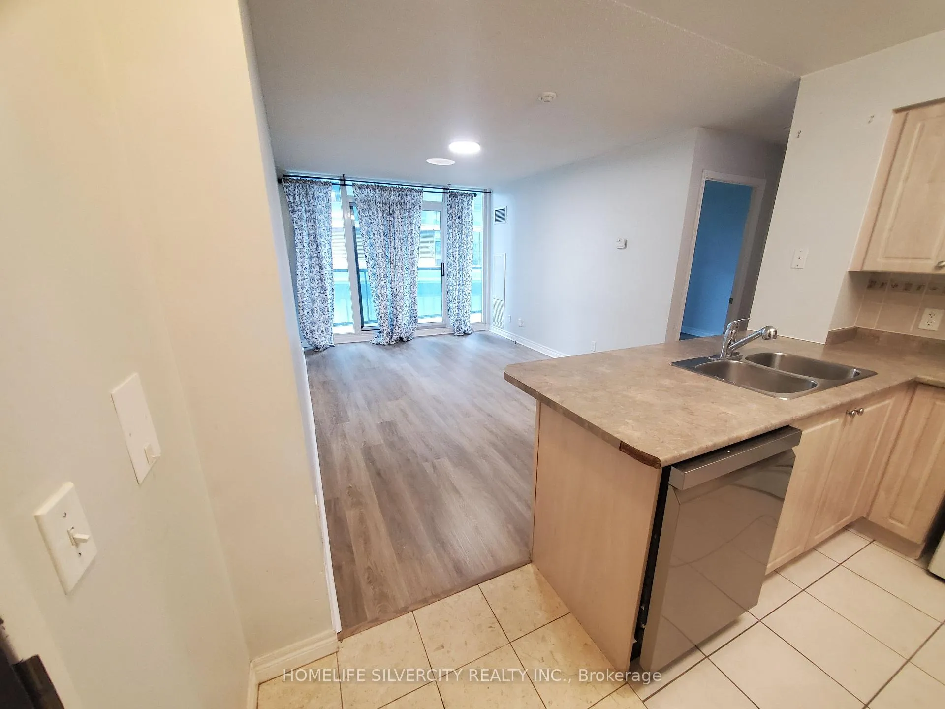 Photo 28 of Unit 607, 30 Grand Trunk Crescent, Toronto, Waterfront Communities — HOMEH