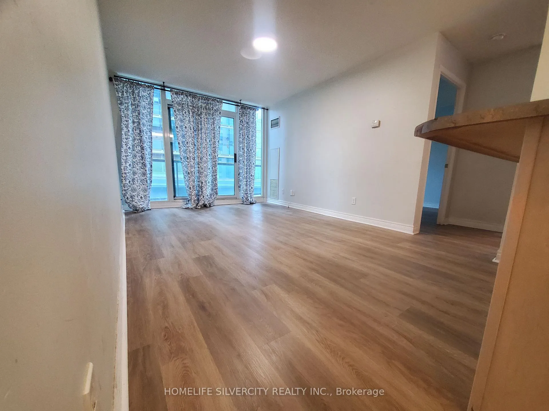 Photo 32 of Unit 607, 30 Grand Trunk Crescent, Toronto, Waterfront Communities — HOMEH