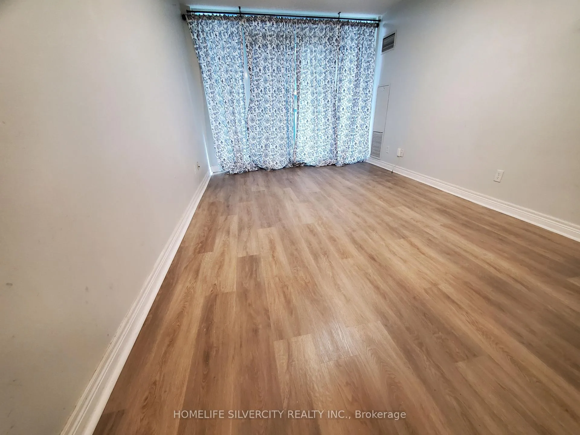 Photo 33 of Unit 607, 30 Grand Trunk Crescent, Toronto, Waterfront Communities — HOMEH