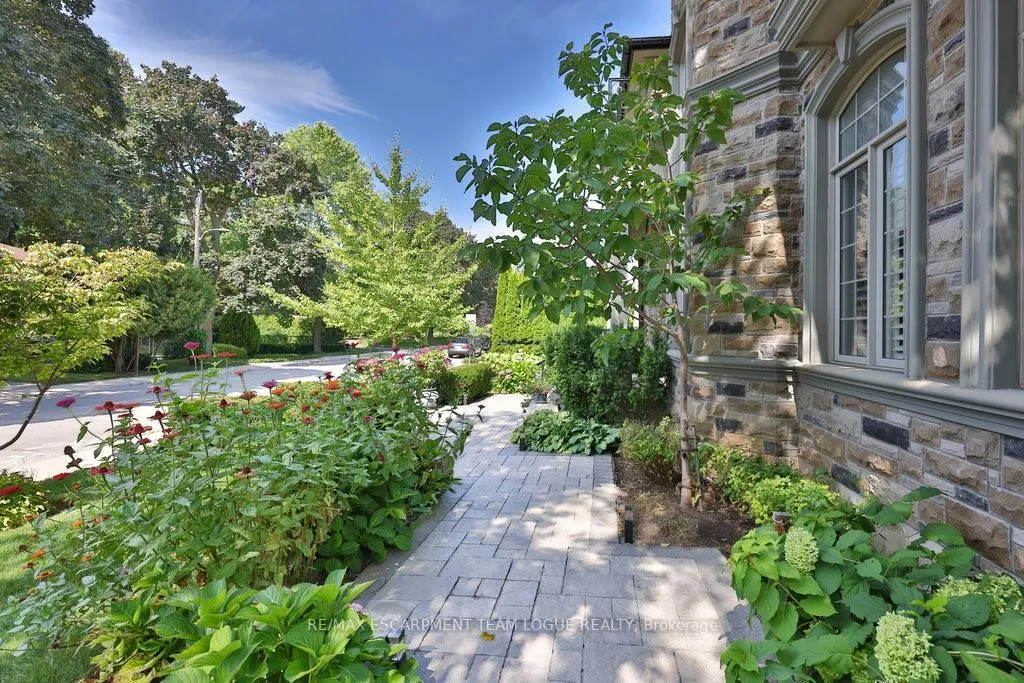 Photo 3 of 2229 Lakeshore Road, Burlington, Brant — HOMEH
