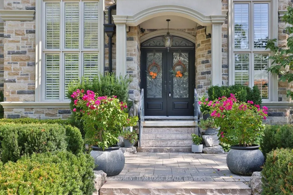 Photo 4 of 2229 Lakeshore Road, Burlington, Brant — HOMEH