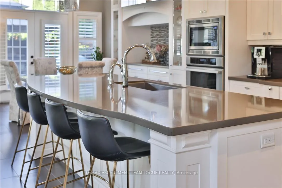 Photo 7 of 2229 Lakeshore Road, Burlington, Brant — HOMEH