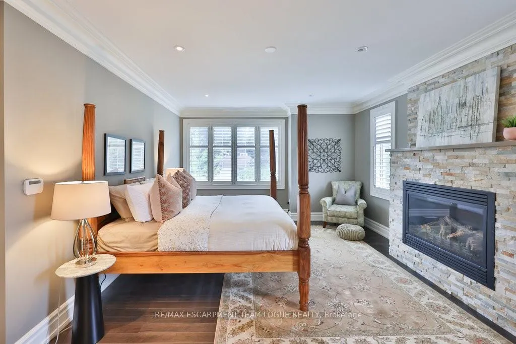 Photo 24 of 2229 Lakeshore Road, Burlington, Brant — HOMEH