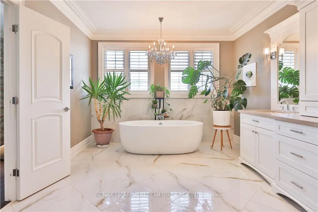 Photo 26 of 2229 Lakeshore Road, Burlington, Brant — HOMEH