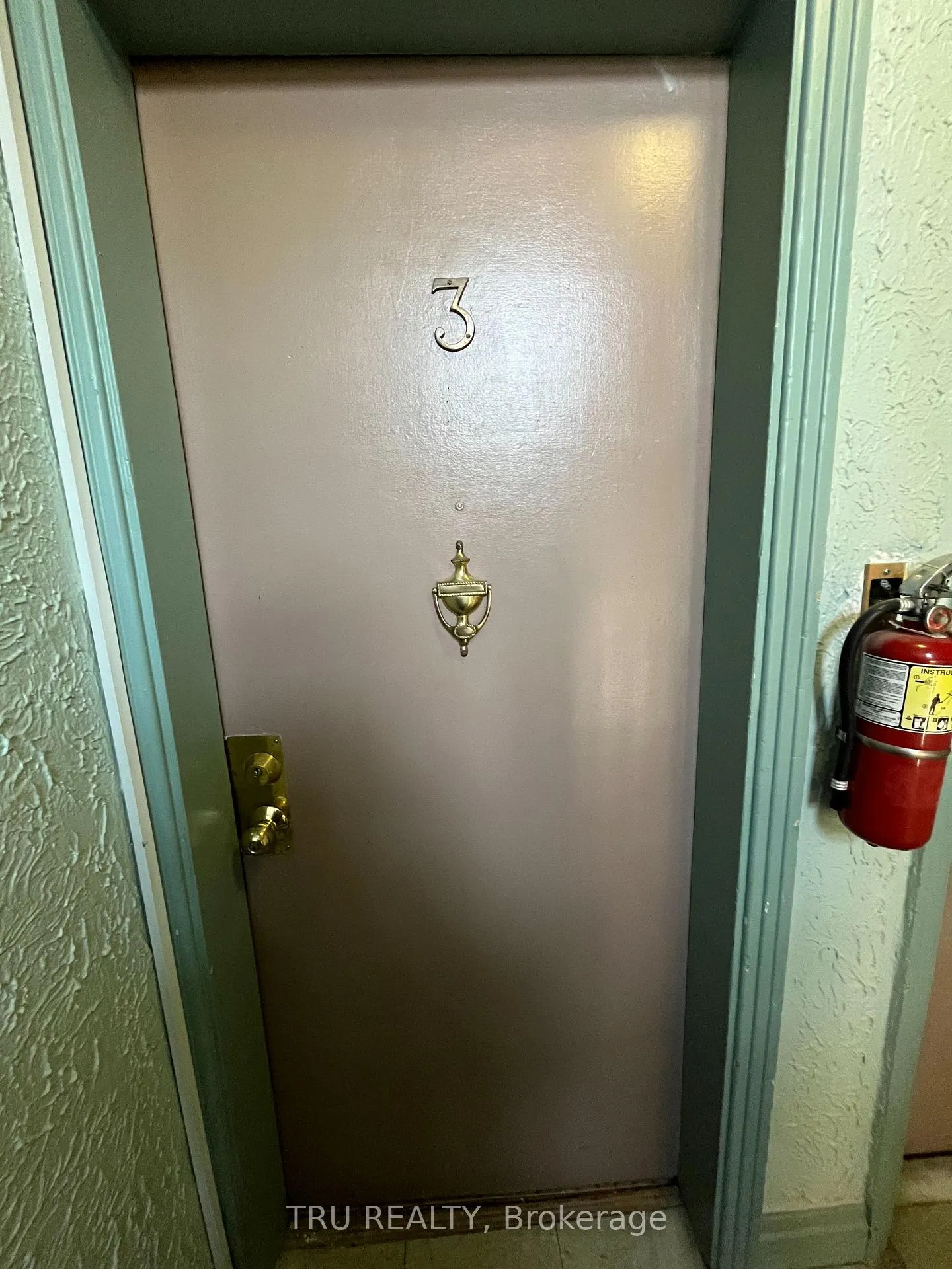 Photo 2 of Unit 3, 384 Blake Boulevard, Ottawa, Vanier — HOMEH