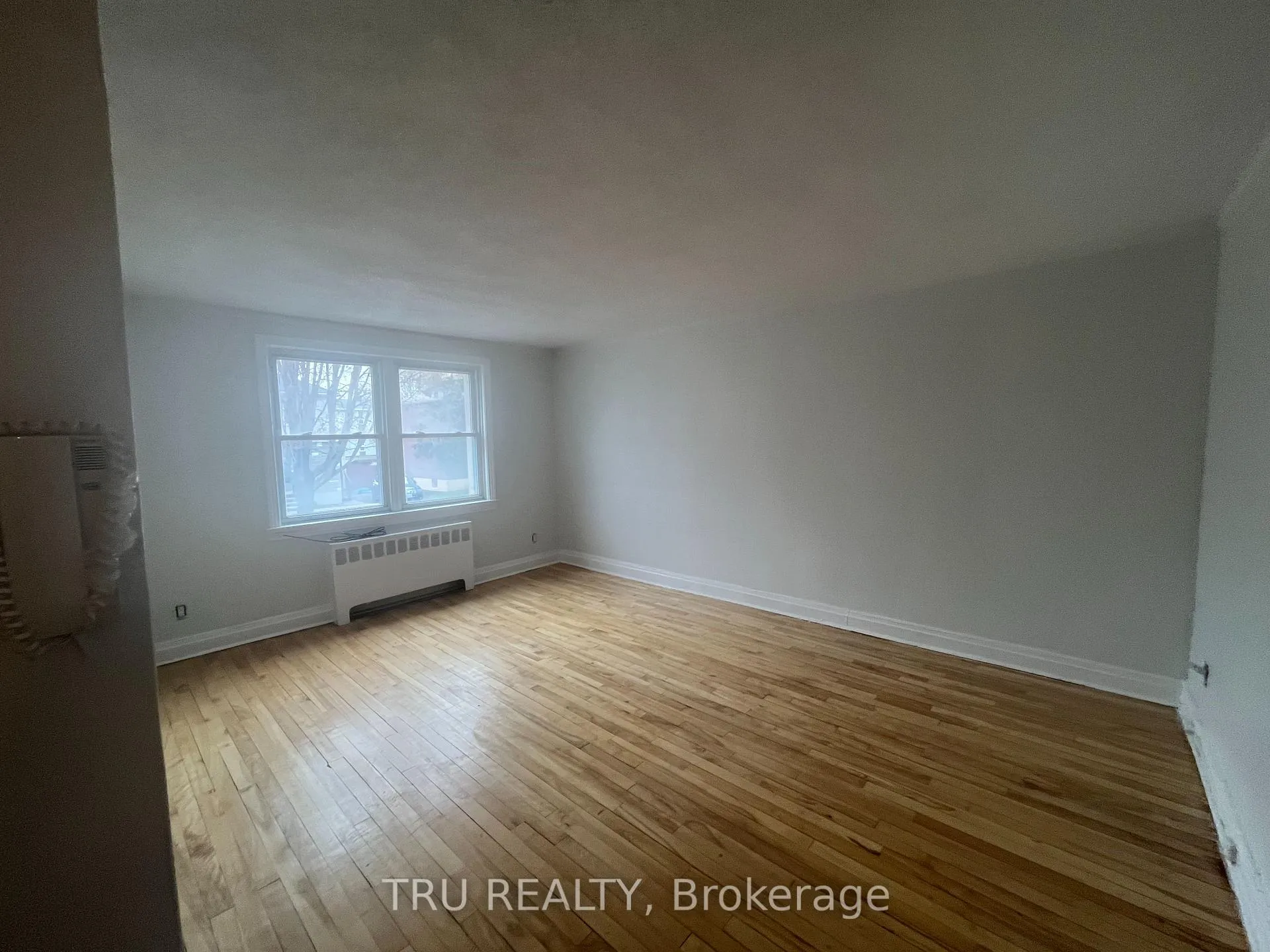 Photo 3 of Unit 3, 384 Blake Boulevard, Ottawa, Vanier — HOMEH