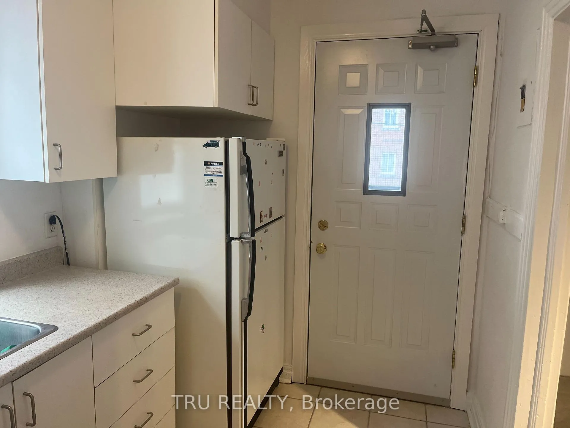 Photo 9 of Unit 3, 384 Blake Boulevard, Ottawa, Vanier — HOMEH