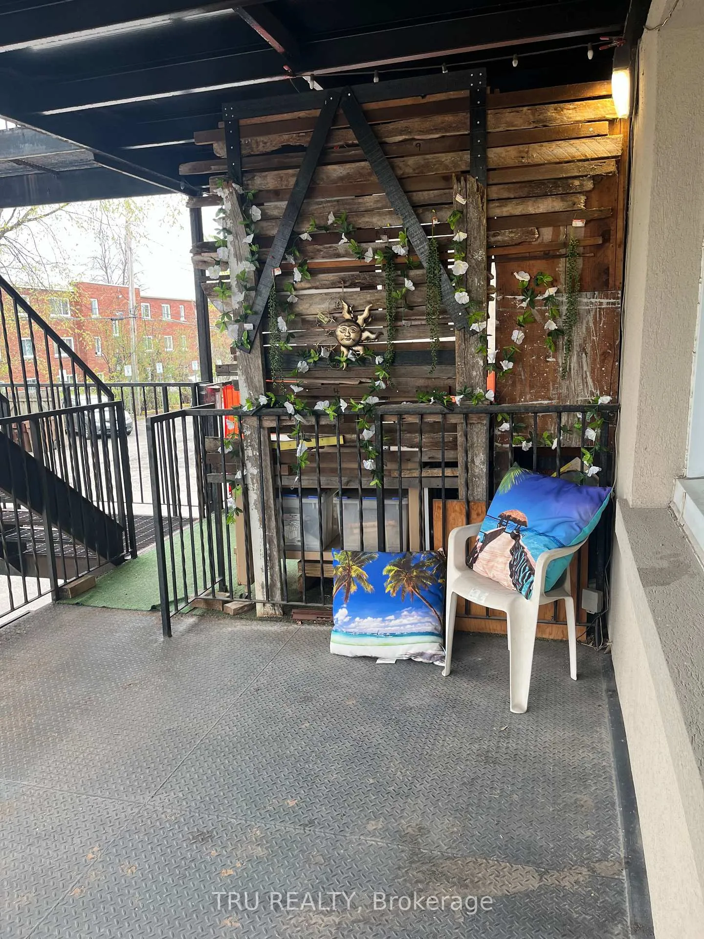 Photo 14 of Unit 3, 384 Blake Boulevard, Ottawa, Vanier — HOMEH