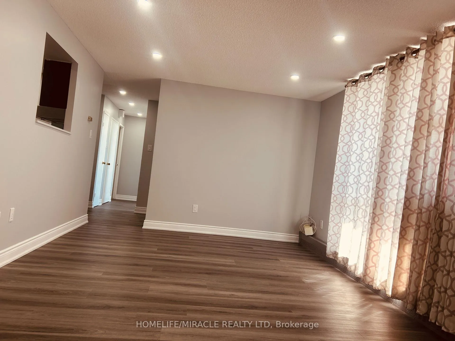 Photo 10 of Unit 1905, 2645 Kipling Avenue, Etobicoke, Mount Olive-Silverstone-Jamestown — HOMEH