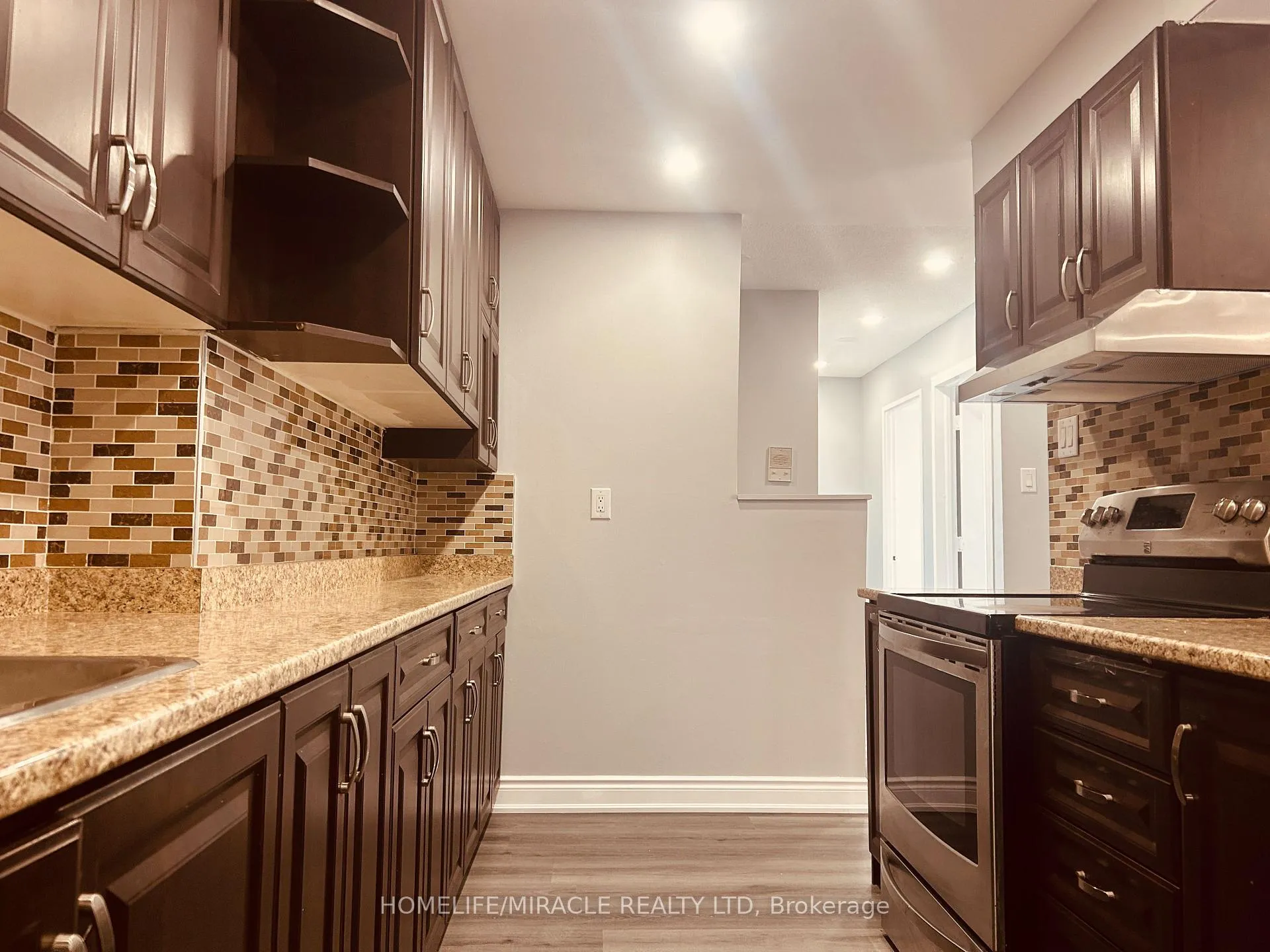 Photo 18 of Unit 1905, 2645 Kipling Avenue, Etobicoke, Mount Olive-Silverstone-Jamestown — HOMEH