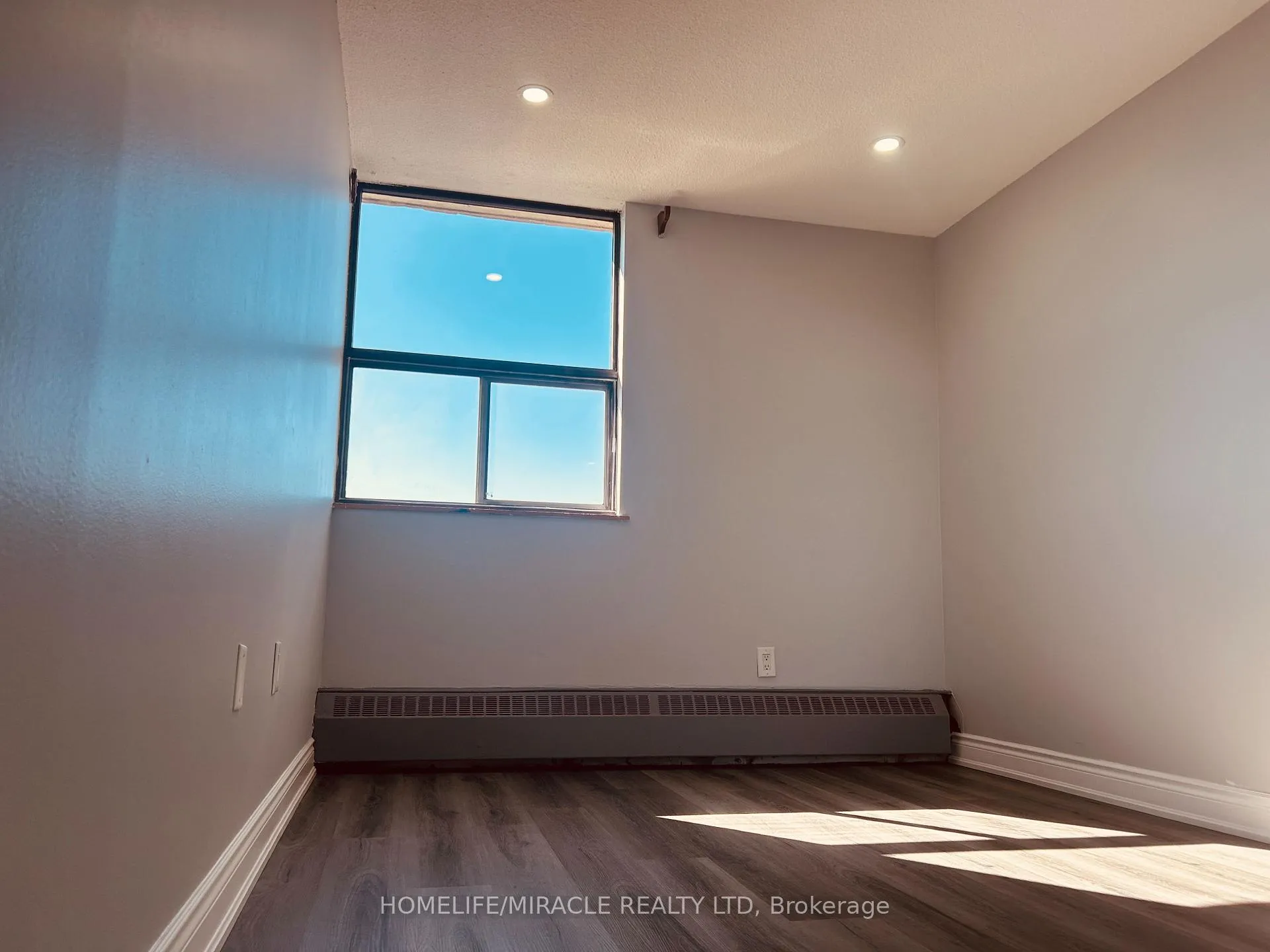 Photo 20 of Unit 1905, 2645 Kipling Avenue, Etobicoke, Mount Olive-Silverstone-Jamestown — HOMEH