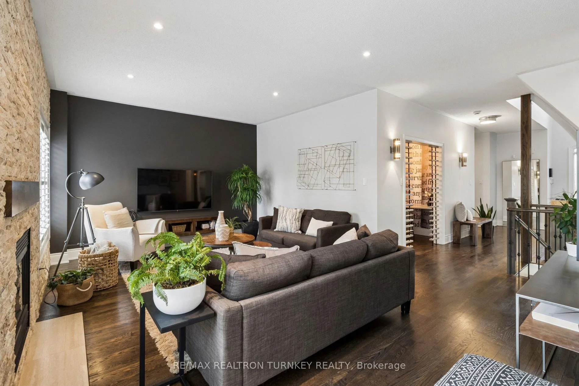 Photo 7 of 778 Quantra Crescent, Newmarket, Stonehaven-Wyndham — HOMEH