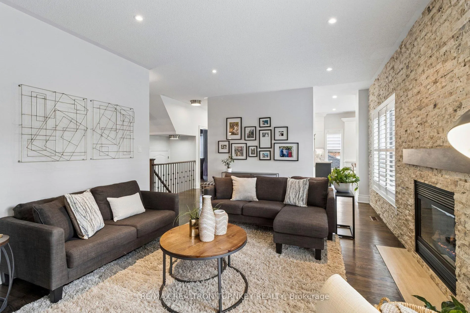 Photo 8 of 778 Quantra Crescent, Newmarket, Stonehaven-Wyndham — HOMEH