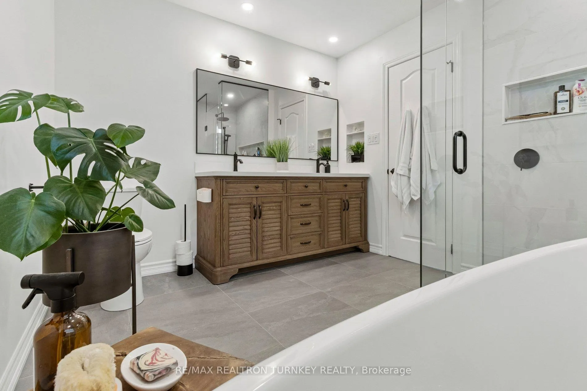 Photo 26 of 778 Quantra Crescent, Newmarket, Stonehaven-Wyndham — HOMEH