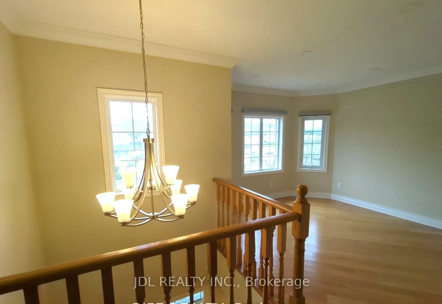 Photo 7 of 6 Odessa Crescent, Markham, Cachet — HOMEH