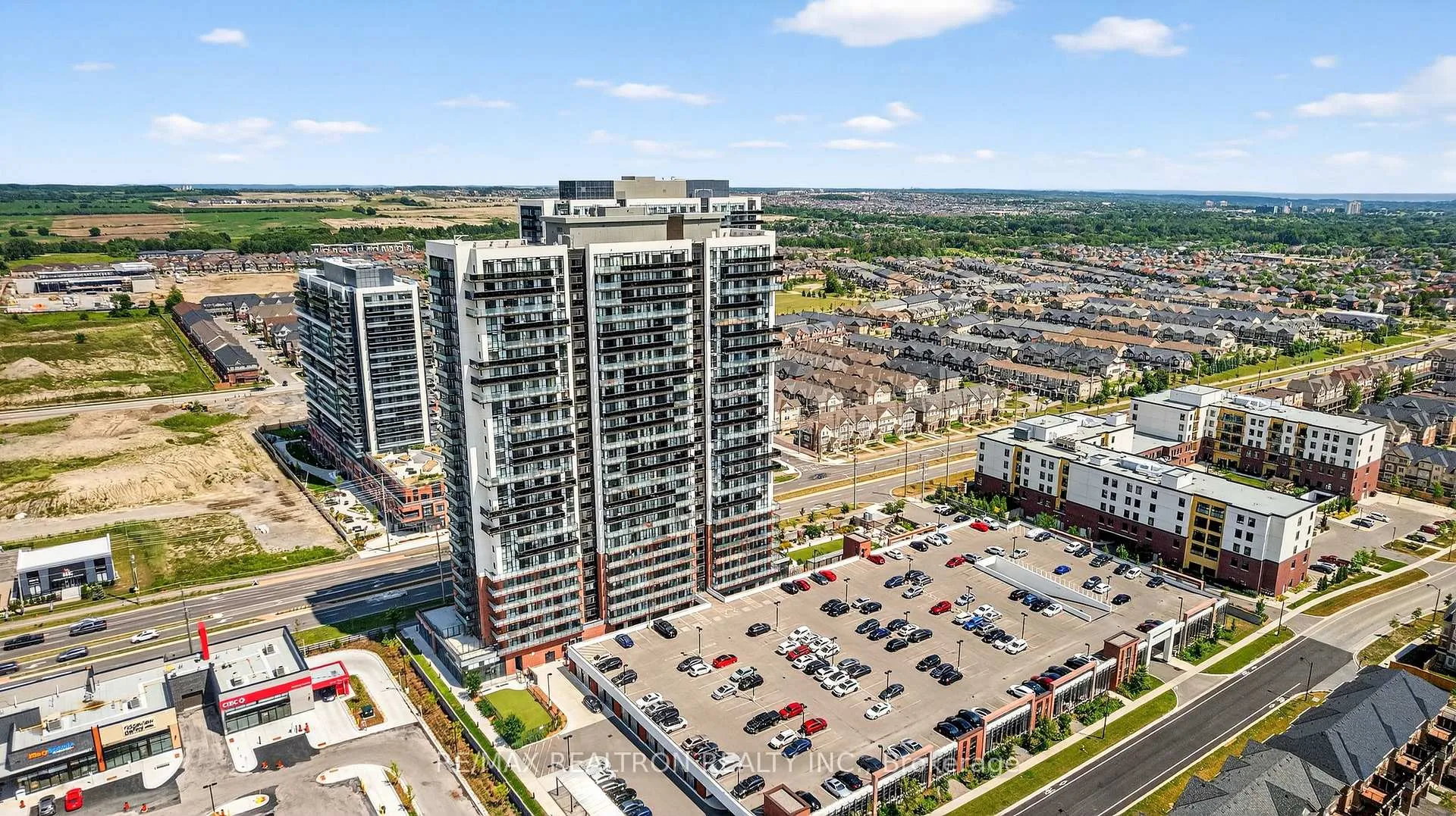 Photo 3 of Unit 1212, 2550 Simcoe Street N, Oshawa, Windfields — HOMEH