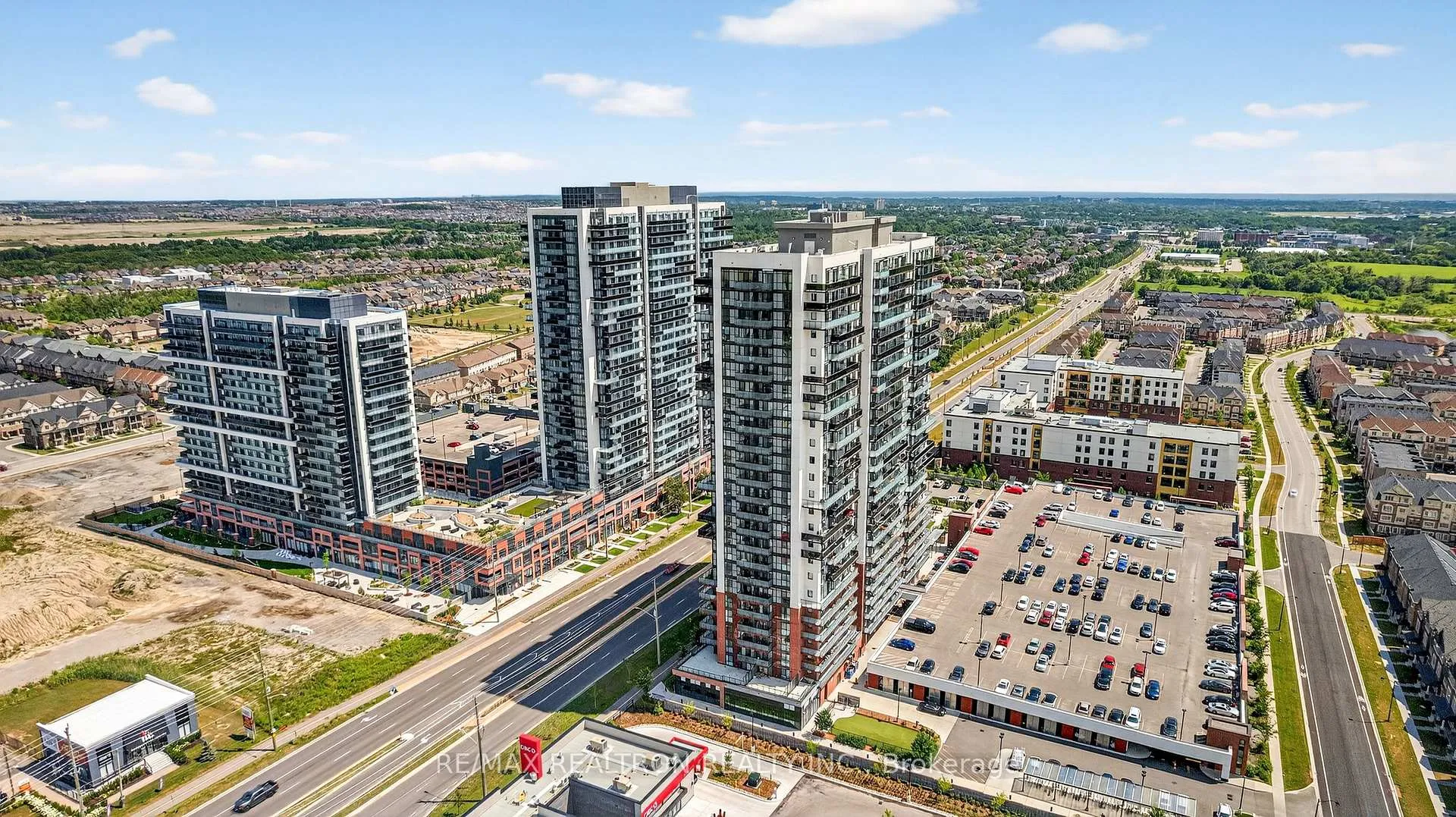 Photo 4 of Unit 1212, 2550 Simcoe Street N, Oshawa, Windfields — HOMEH