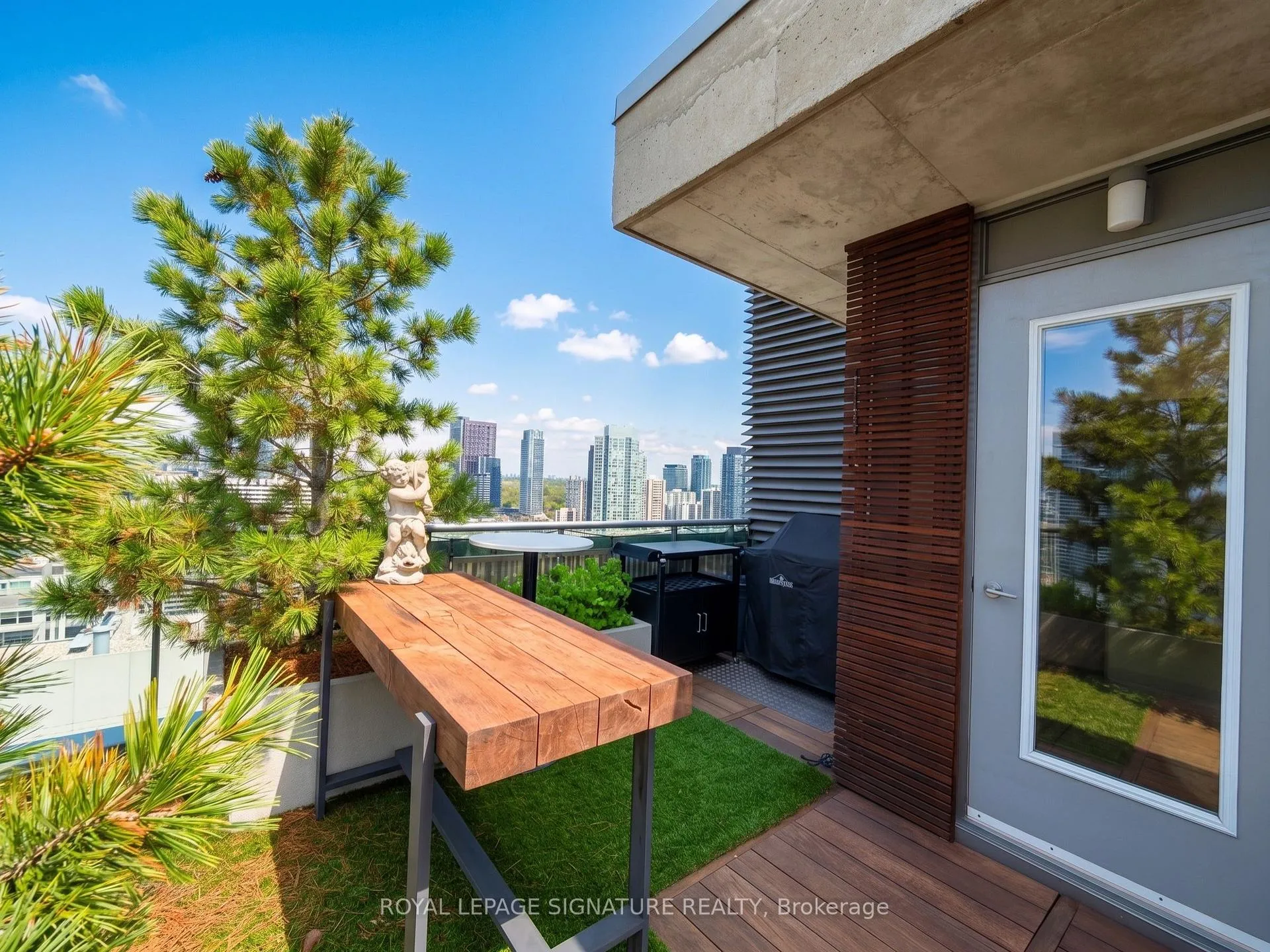 Photo 4 of Unit PH5, 281 Mutual Street, Toronto, Church-Yonge Corridor — HOMEH