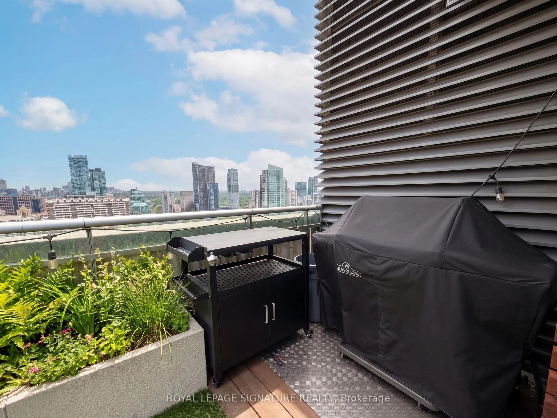Photo 5 of Unit PH5, 281 Mutual Street, Toronto, Church-Yonge Corridor — HOMEH
