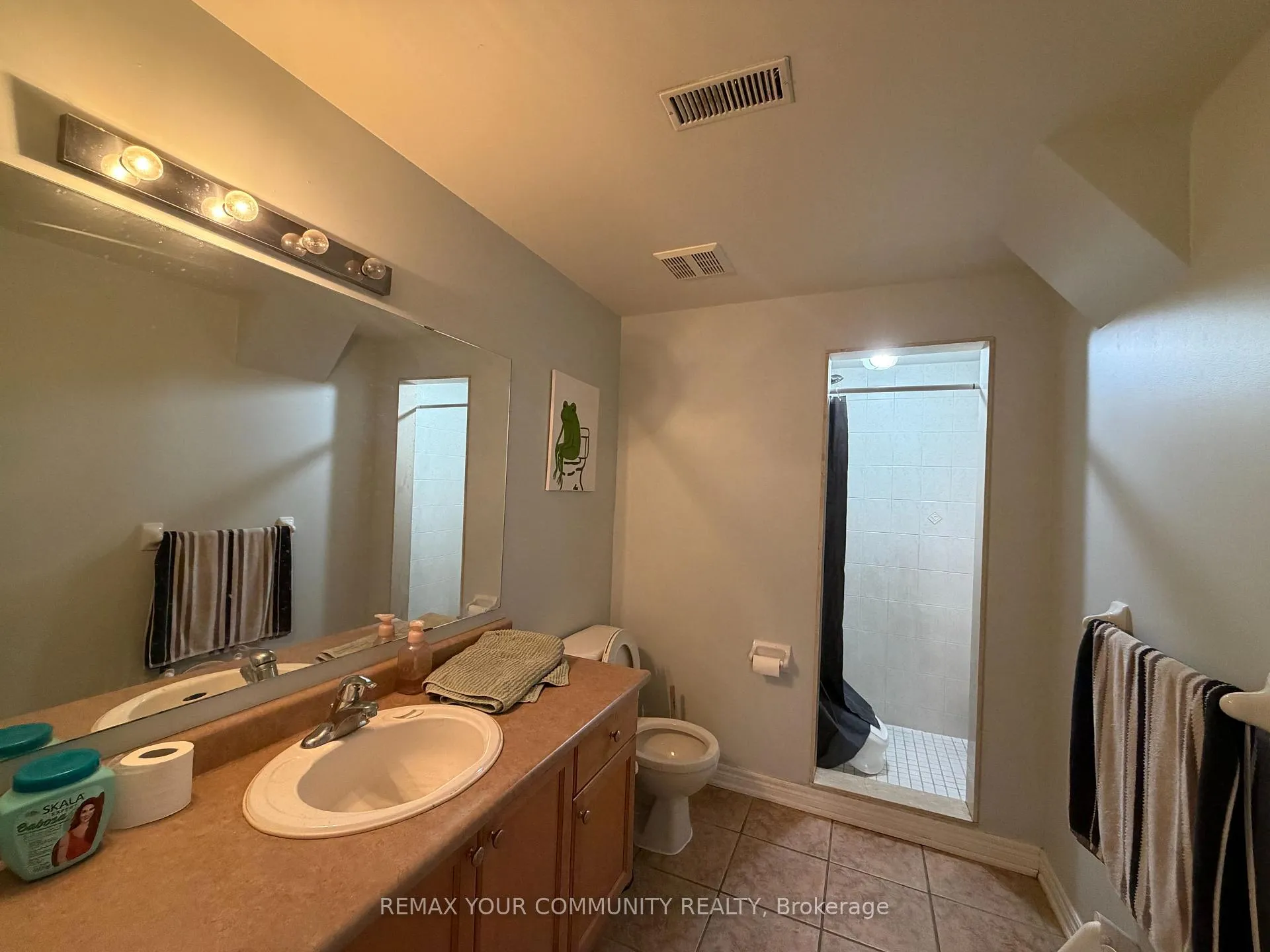 Photo 5 of 67 Guery Crescent, Vaughan, East Woodbridge — HOMEH