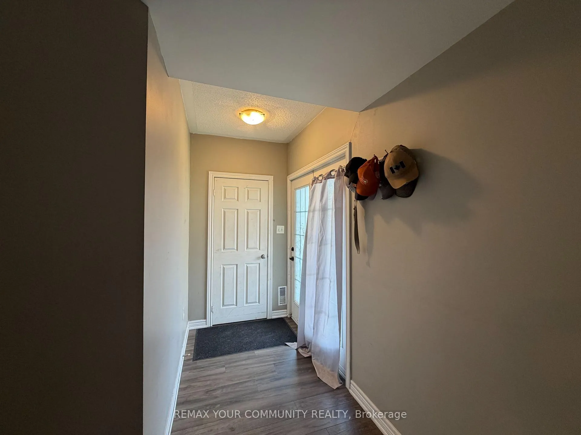 Photo 8 of 67 Guery Crescent, Vaughan, East Woodbridge — HOMEH