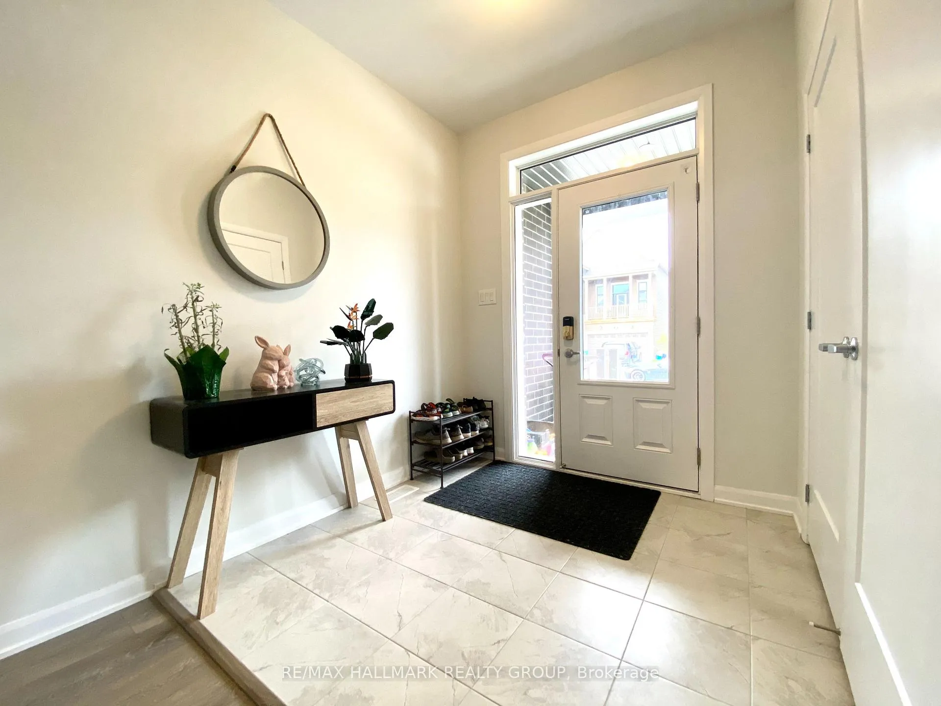 Photo 3 of 46 Eramosa Crescent, Ottawa, Kanata - Kanata Lakes/Heritage Hills — HOMEH