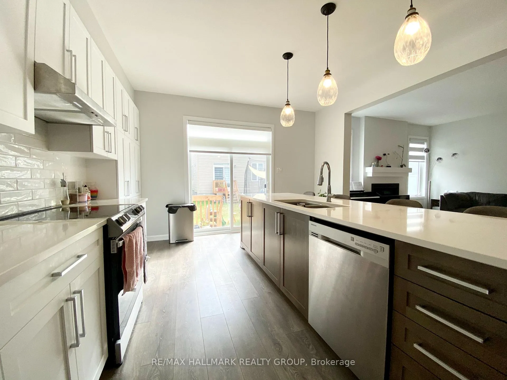Photo 7 of 46 Eramosa Crescent, Ottawa, Kanata - Kanata Lakes/Heritage Hills — HOMEH