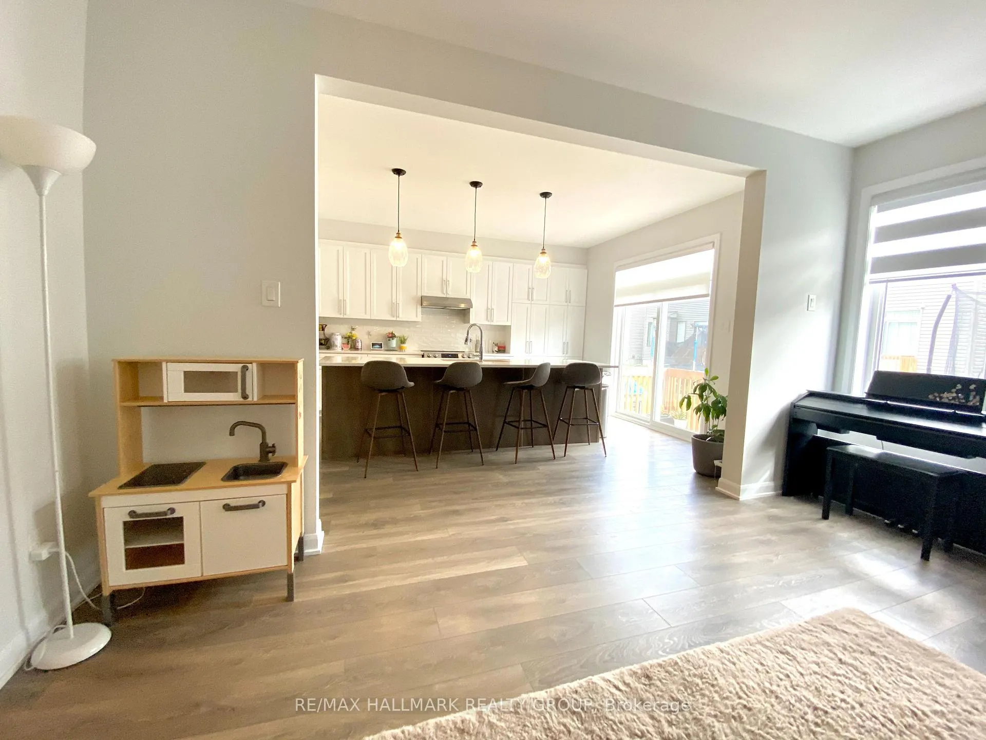 Photo 9 of 46 Eramosa Crescent, Ottawa, Kanata - Kanata Lakes/Heritage Hills — HOMEH