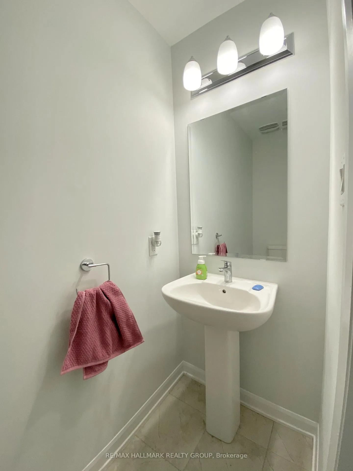 Photo 12 of 46 Eramosa Crescent, Ottawa, Kanata - Kanata Lakes/Heritage Hills — HOMEH