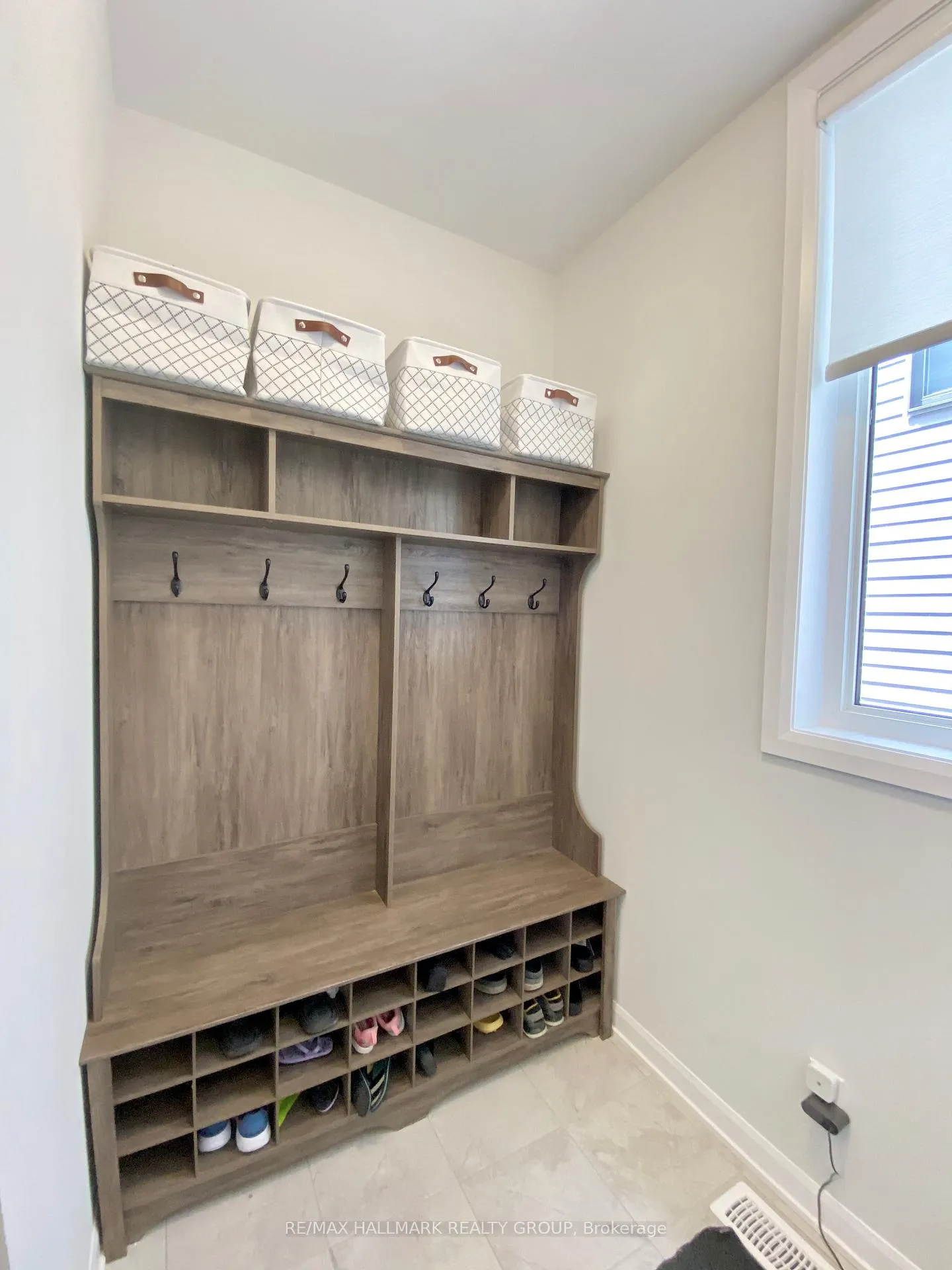 Photo 13 of 46 Eramosa Crescent, Ottawa, Kanata - Kanata Lakes/Heritage Hills — HOMEH