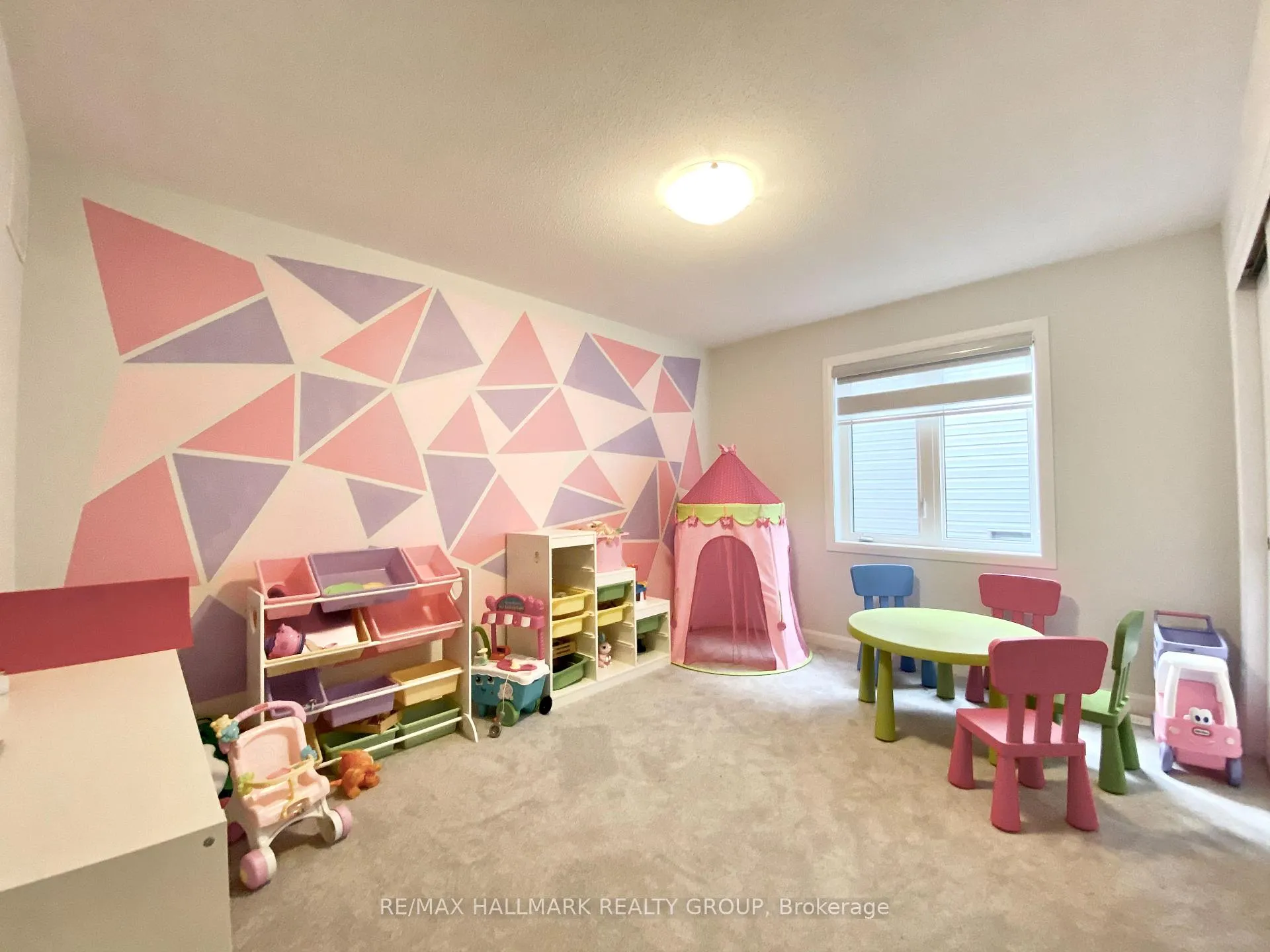 Photo 21 of 46 Eramosa Crescent, Ottawa, Kanata - Kanata Lakes/Heritage Hills — HOMEH