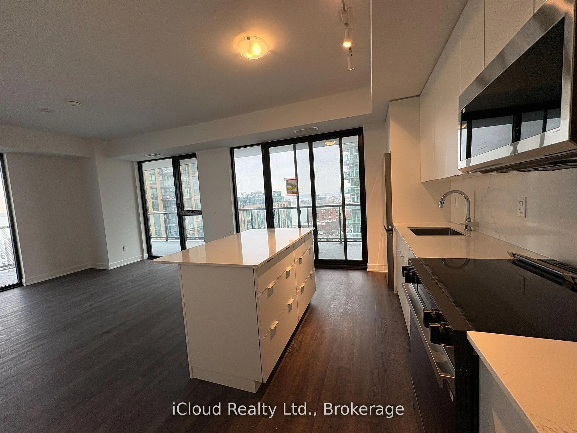 Photo 4 of Unit 908, 2075 Lakeshore Road, Burlington, Brant — HOMEH