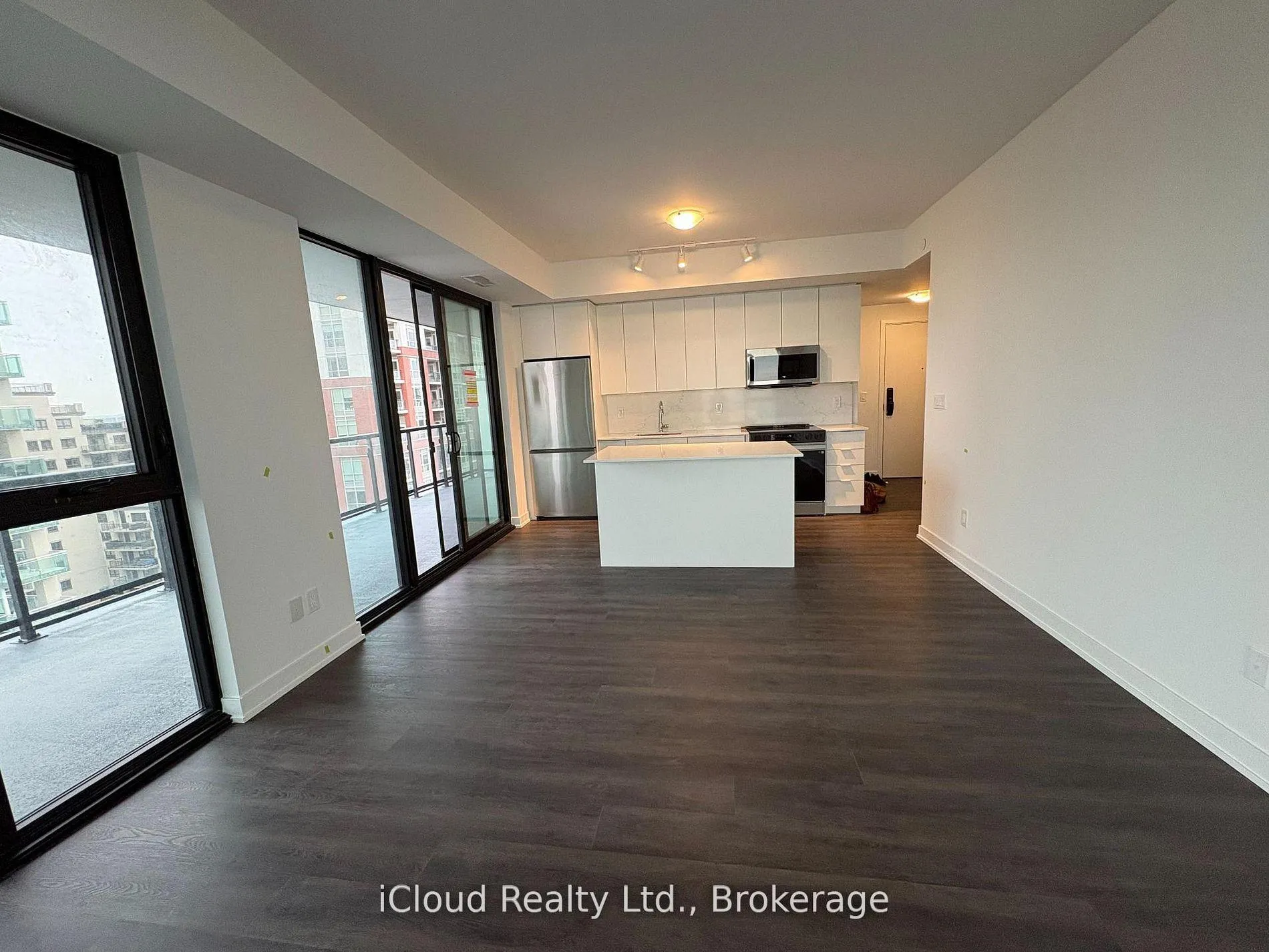 Photo 5 of Unit 908, 2075 Lakeshore Road, Burlington, Brant — HOMEH
