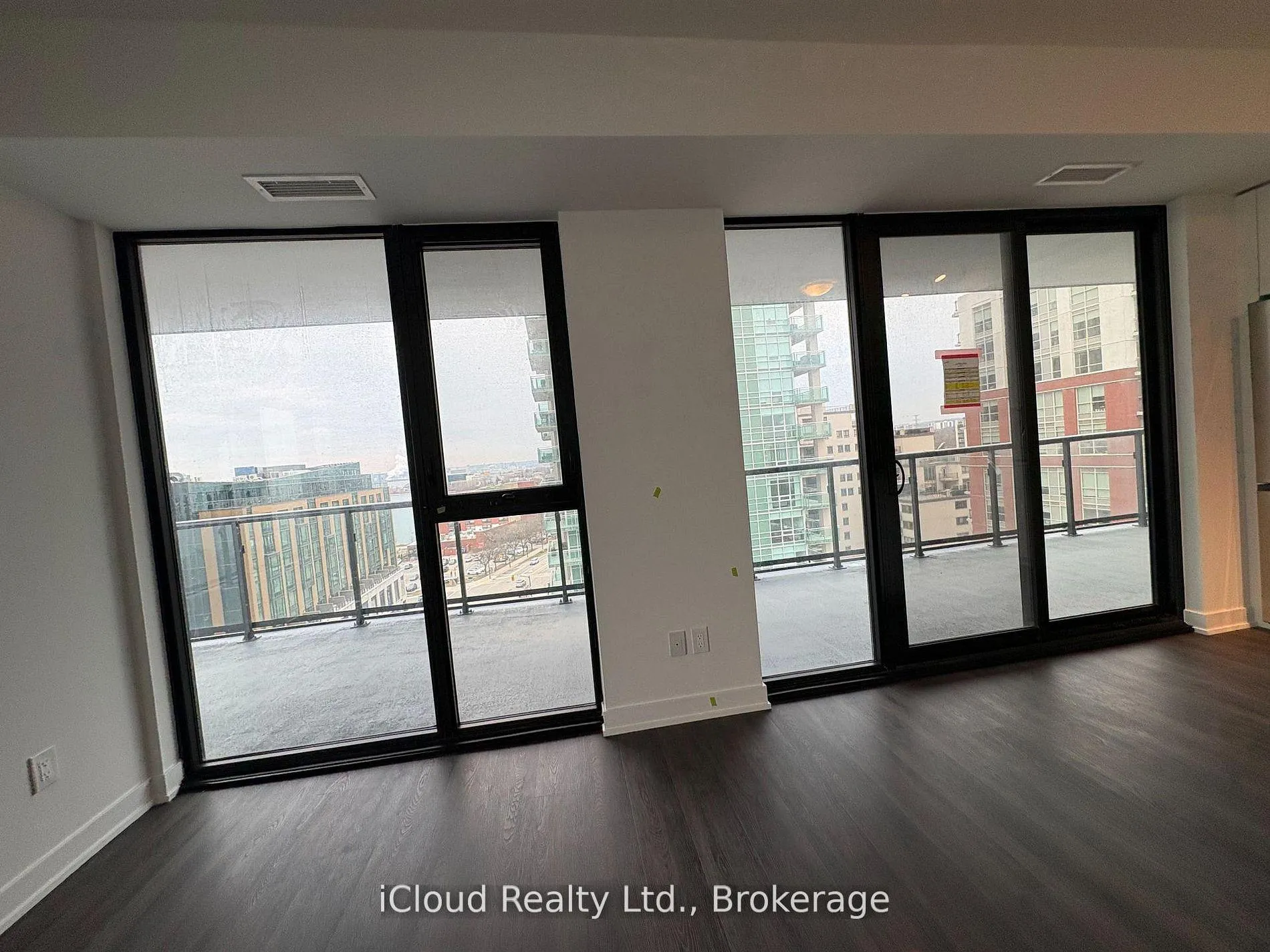Photo 12 of Unit 908, 2075 Lakeshore Road, Burlington, Brant — HOMEH