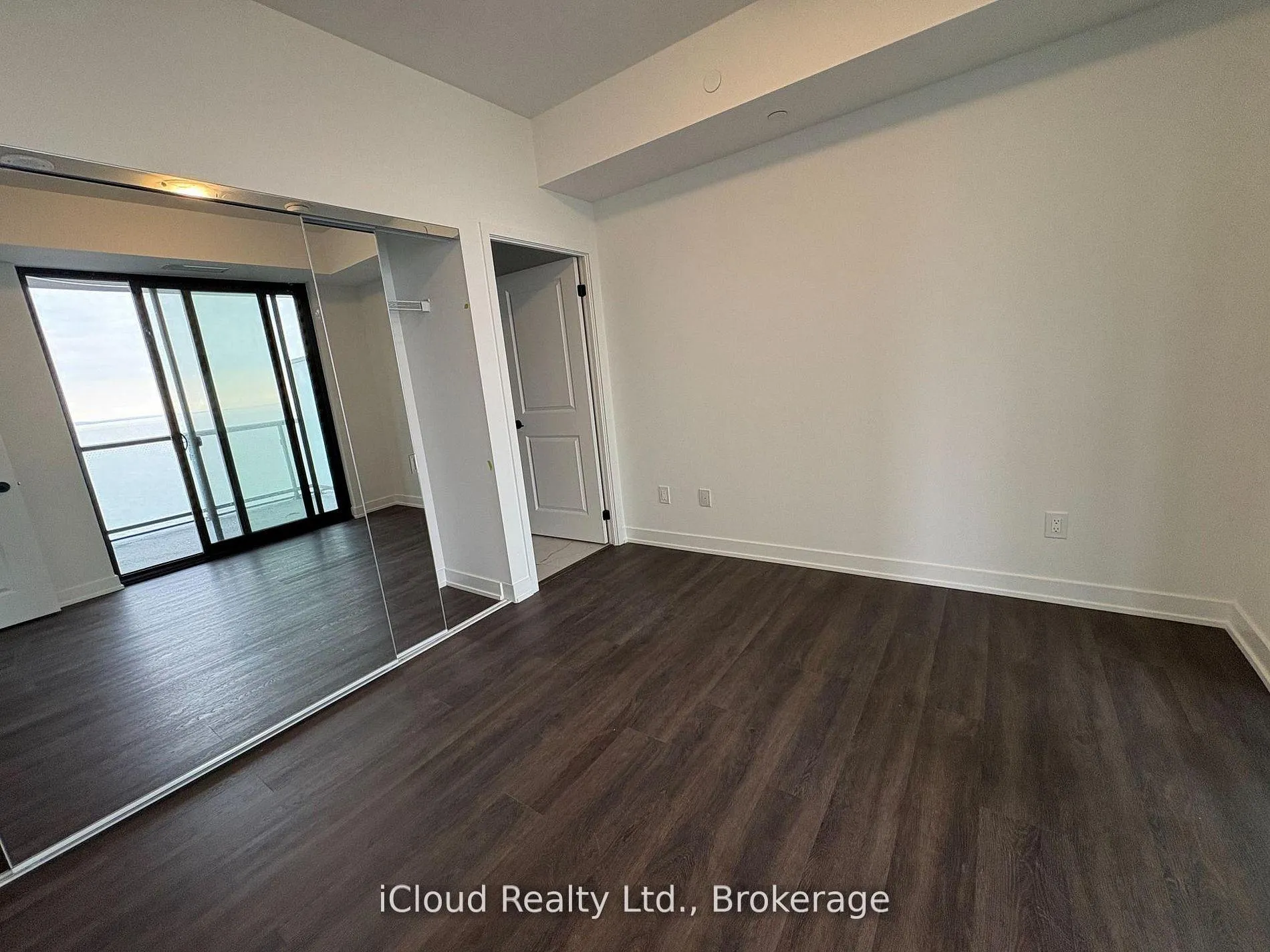 Photo 22 of Unit 908, 2075 Lakeshore Road, Burlington, Brant — HOMEH