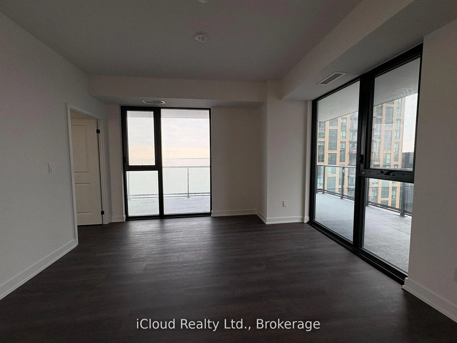 Photo 25 of Unit 908, 2075 Lakeshore Road, Burlington, Brant — HOMEH