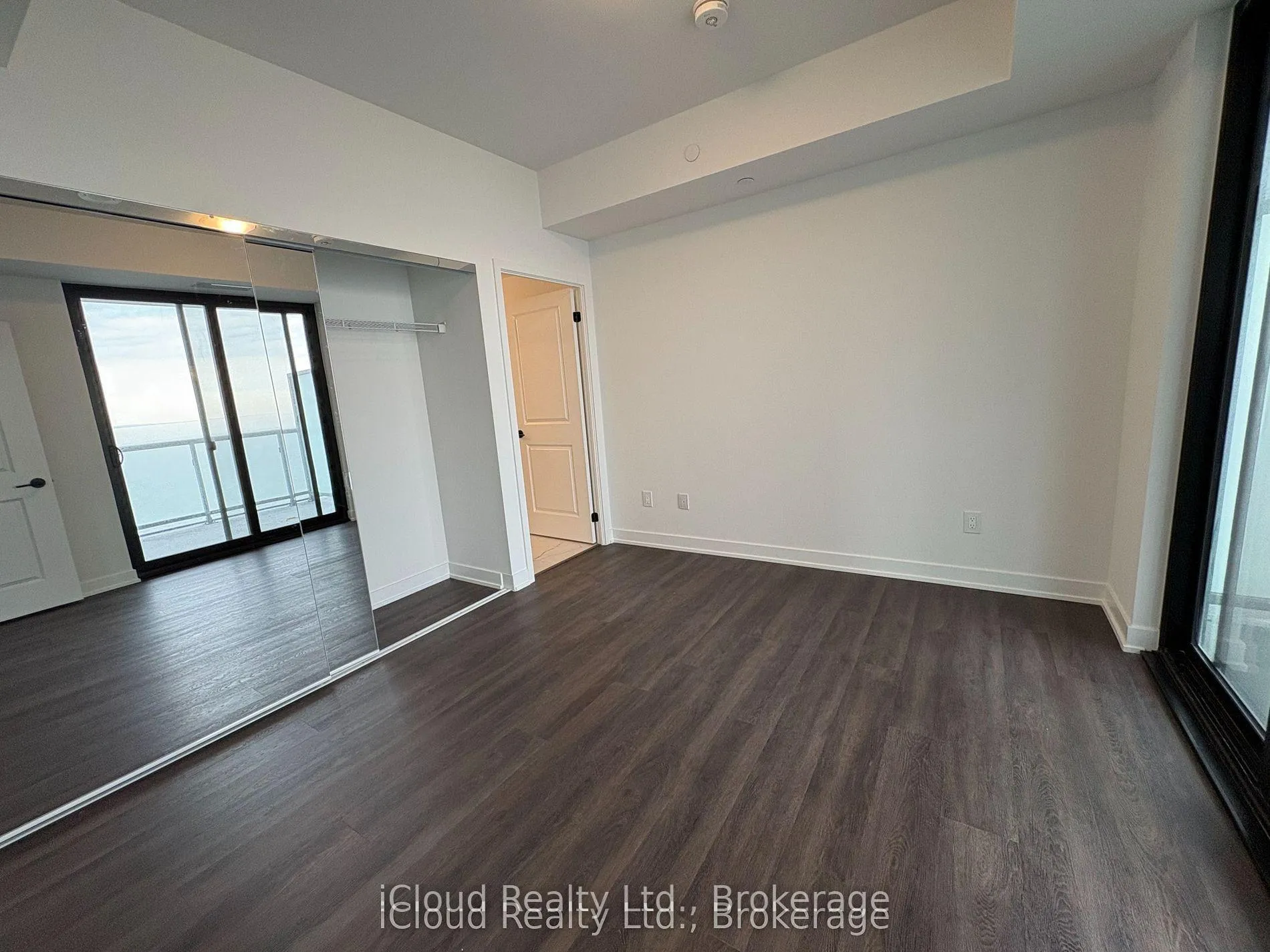 Photo 26 of Unit 908, 2075 Lakeshore Road, Burlington, Brant — HOMEH