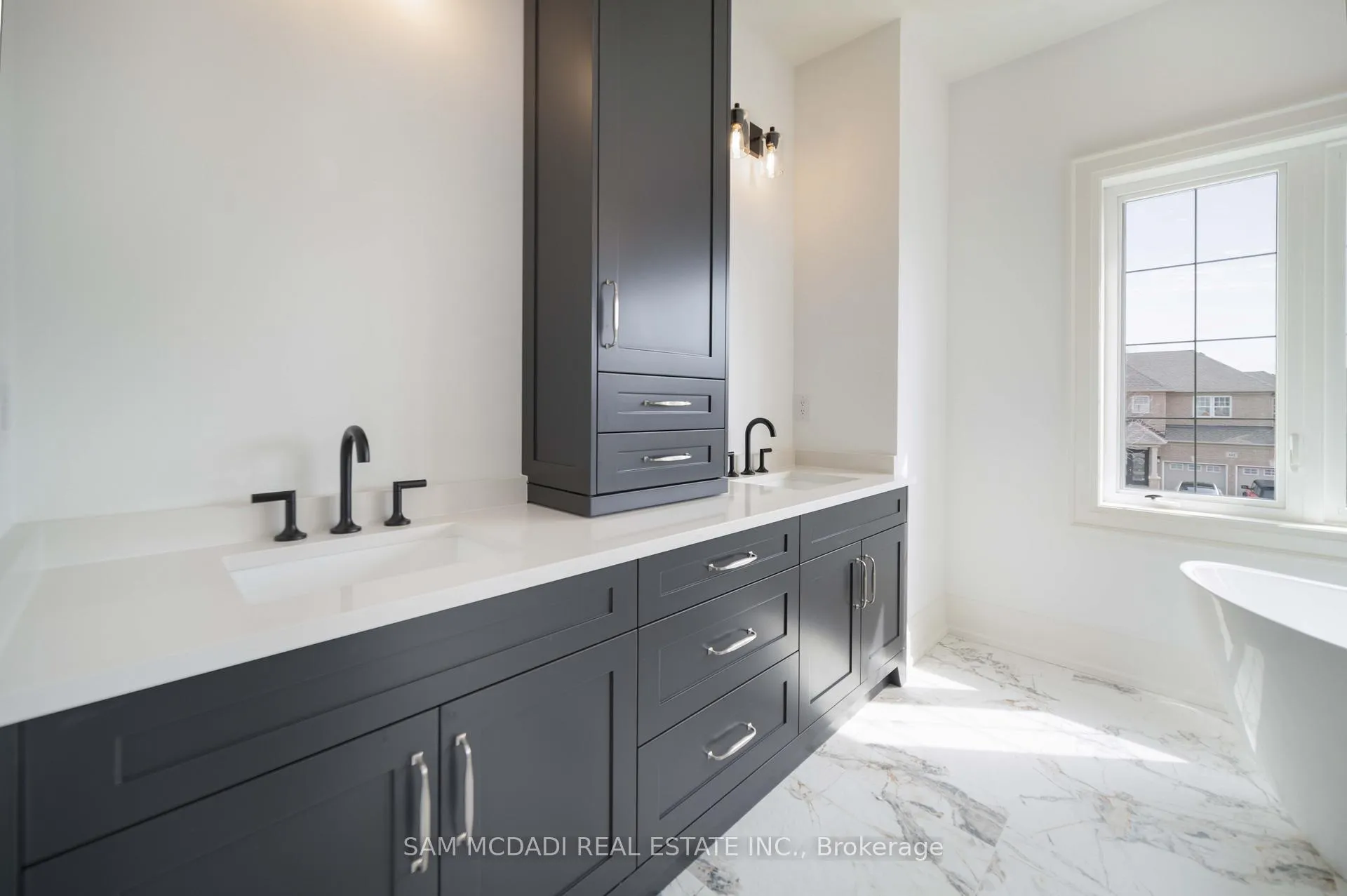 Photo 32 of 451B Montreal Circle, Hamilton, Winona Park — HOMEH