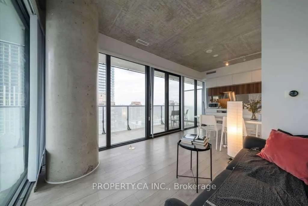 Photo 6 of Unit 1303, 185 Roehampton Avenue, Toronto, Mount Pleasant West — HOMEH