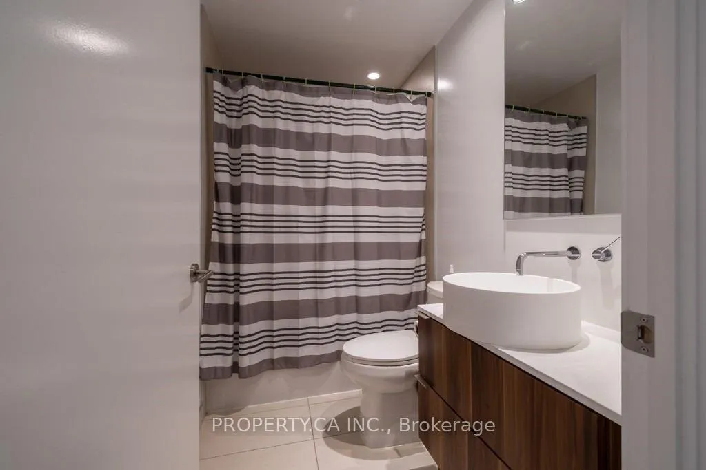 Photo 13 of Unit 1303, 185 Roehampton Avenue, Toronto, Mount Pleasant West — HOMEH