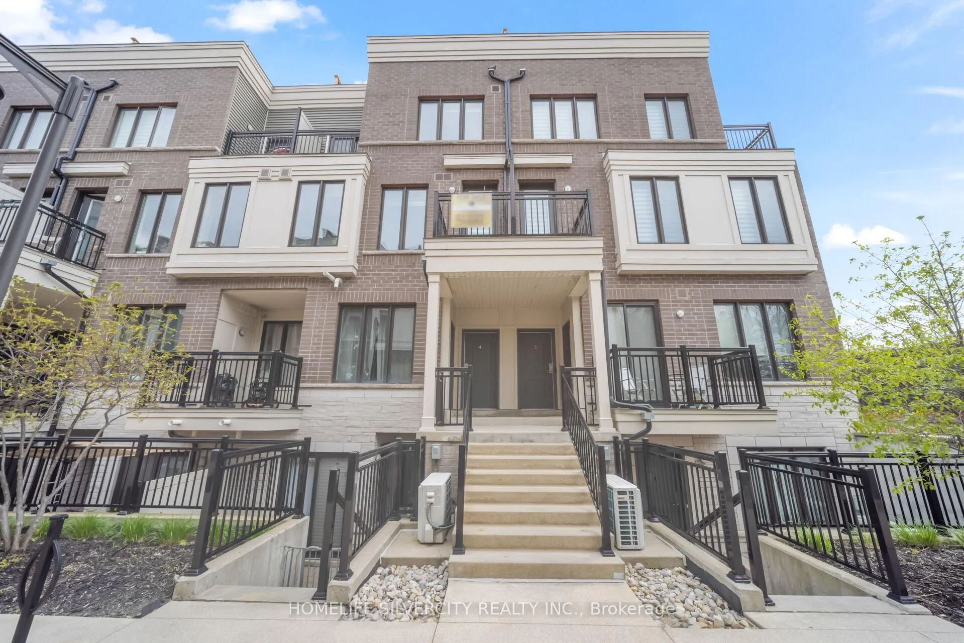 Photo 4 of Unit 4, 130 Long Branch Avenue, Etobicoke, Long Branch — HOMEH